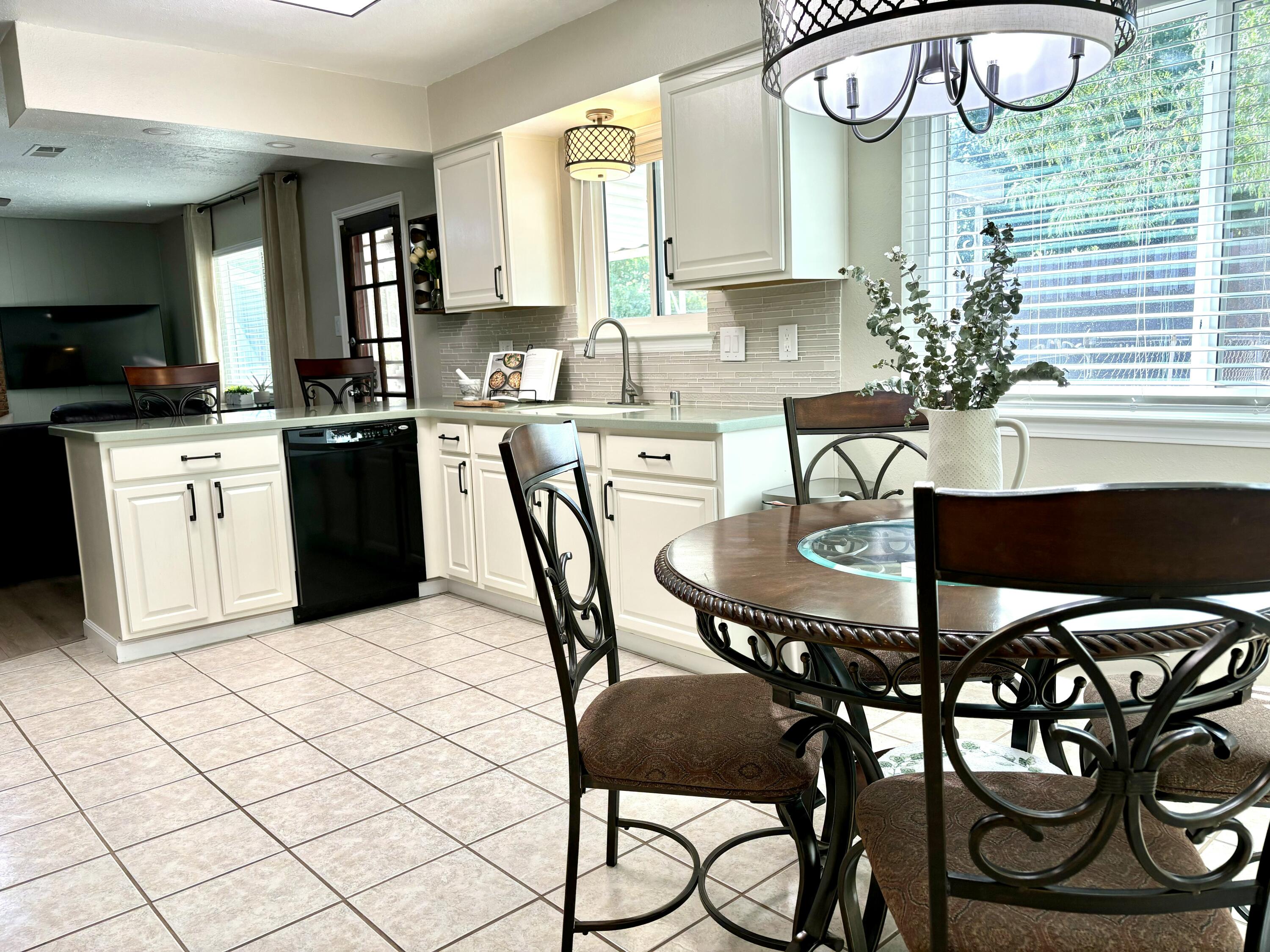 5905 Prairie Night Lane NW