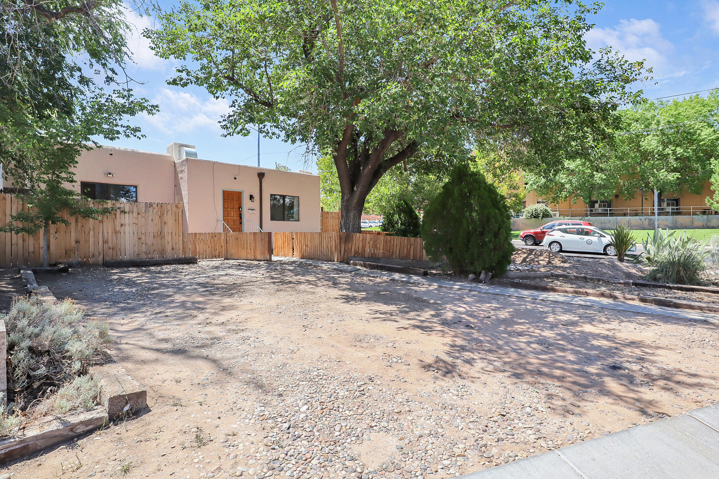 2902 Campus Boulevard NE