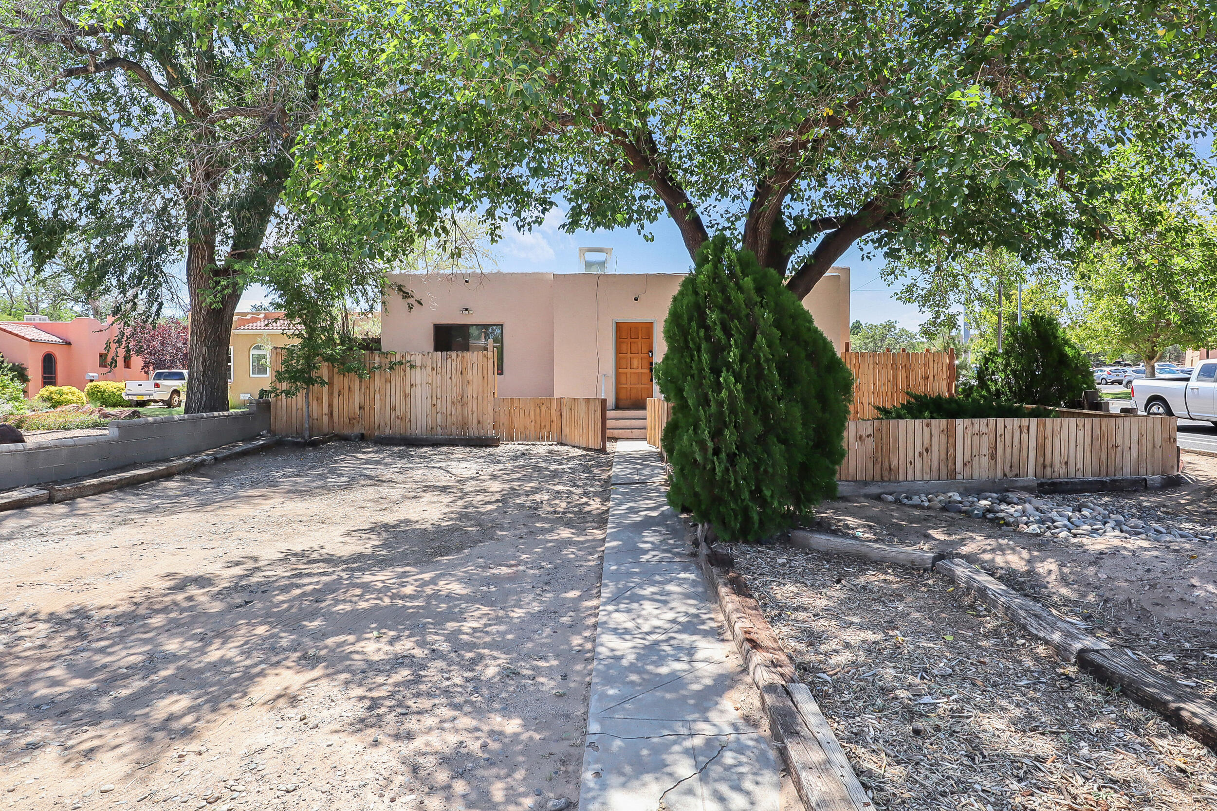 2902 Campus Boulevard NE