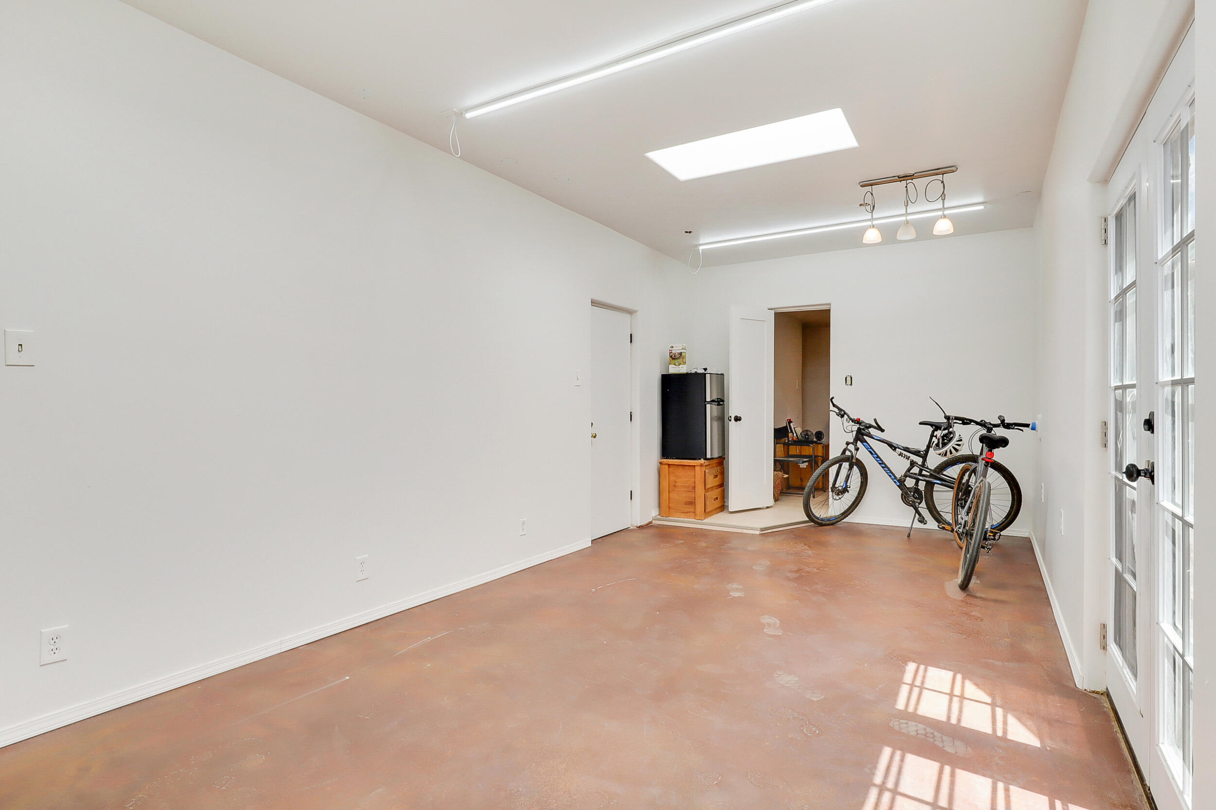 2902 Campus Boulevard NE
