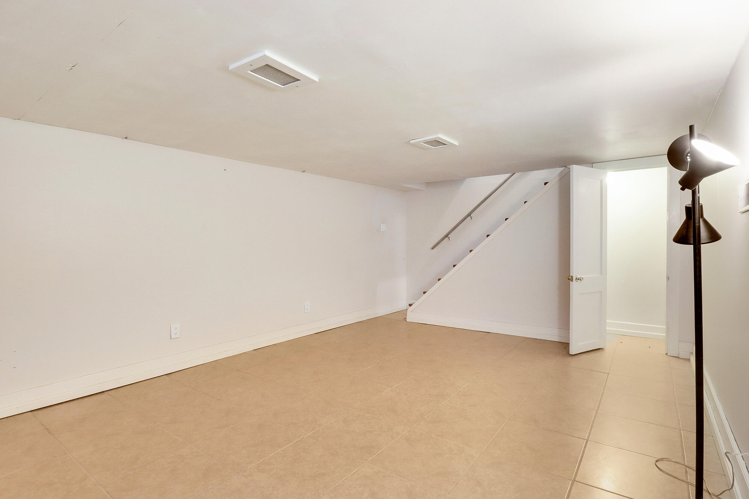 2902 Campus Boulevard NE
