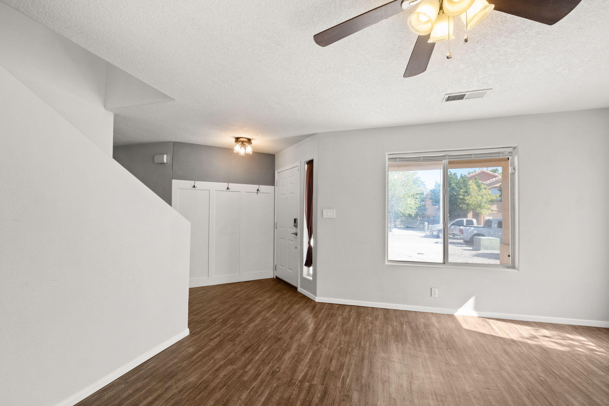 5812 Night Shadow Avenue NW