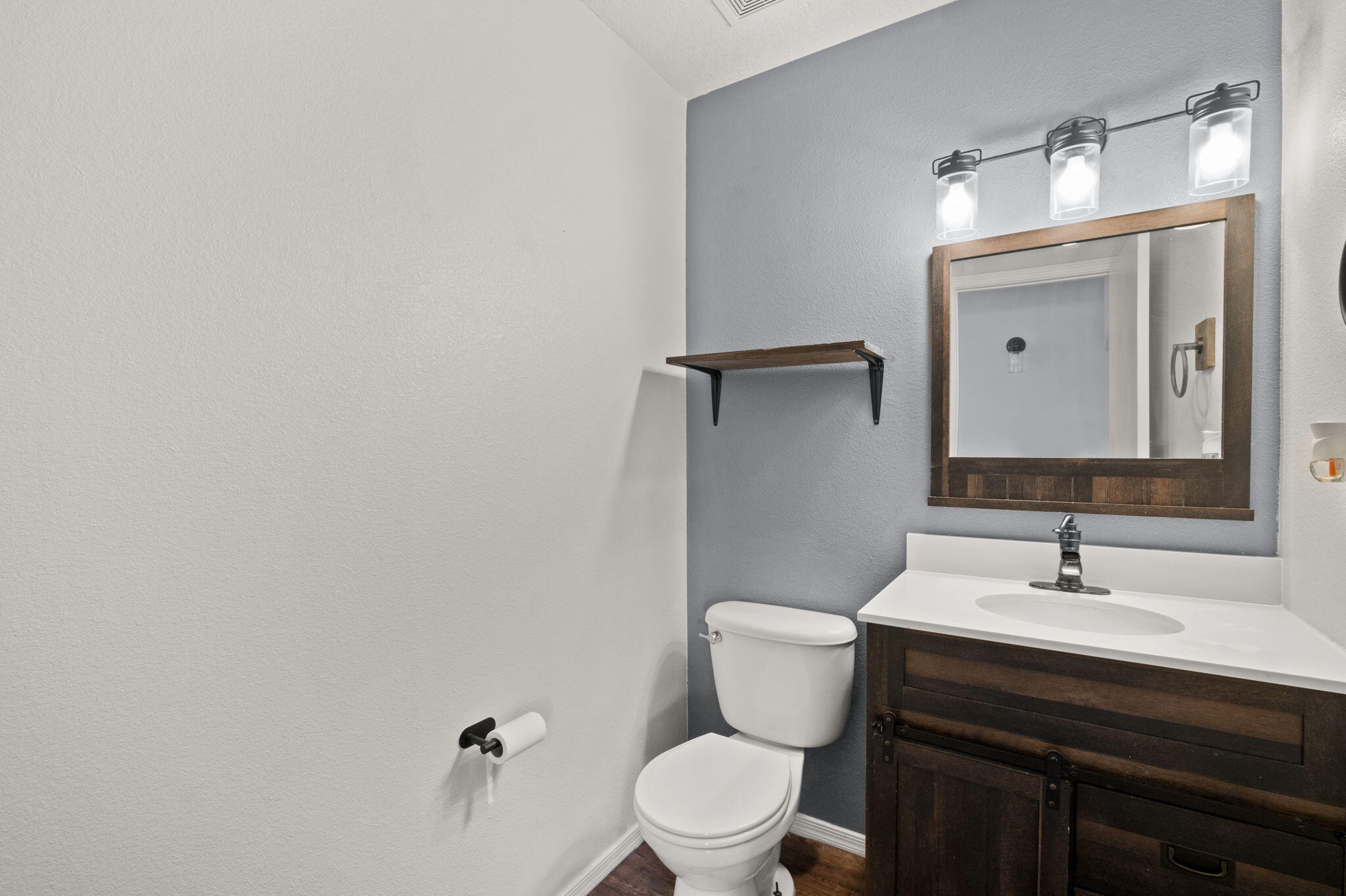 5812 Night Shadow Avenue NW