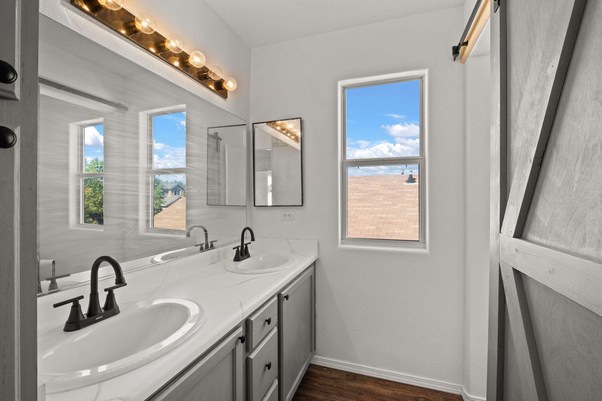 5812 Night Shadow Avenue NW