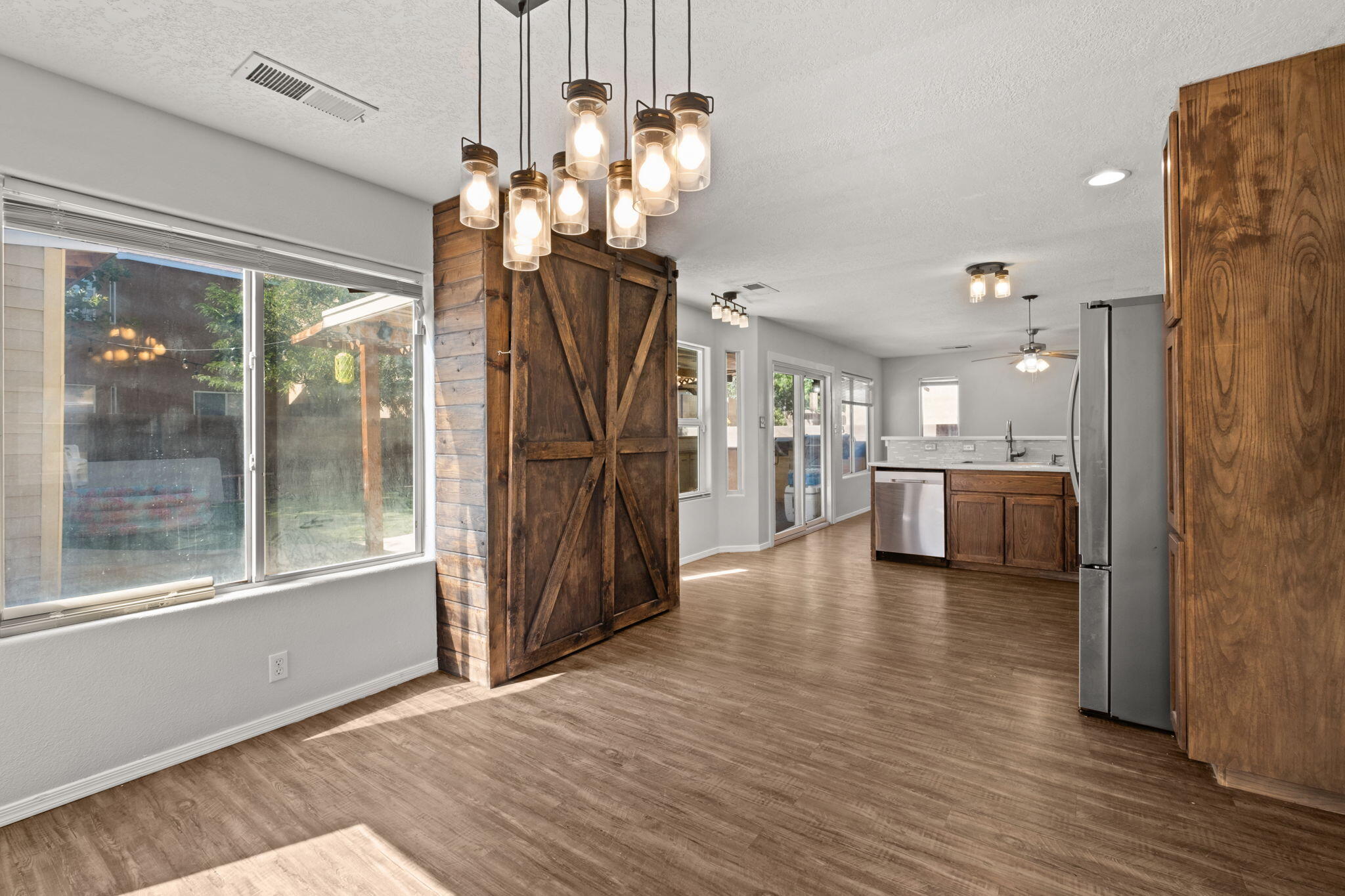 5812 Night Shadow Avenue NW