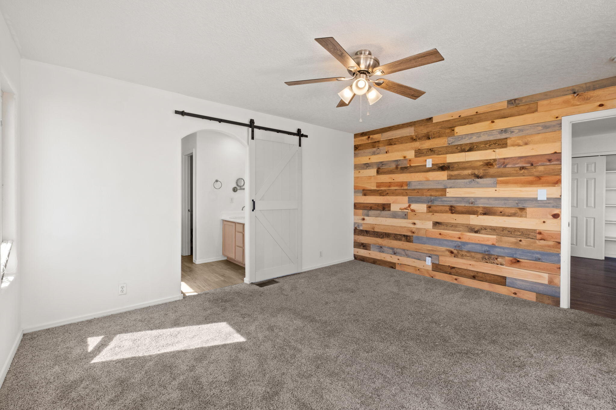 5812 Night Shadow Avenue NW