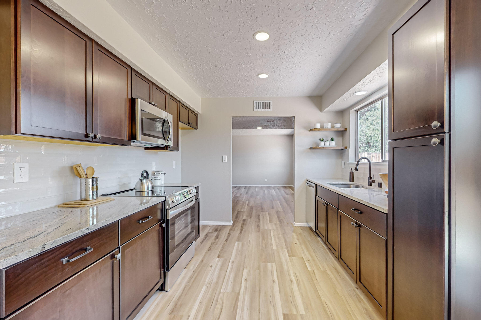 7209 DEL PASADO NW