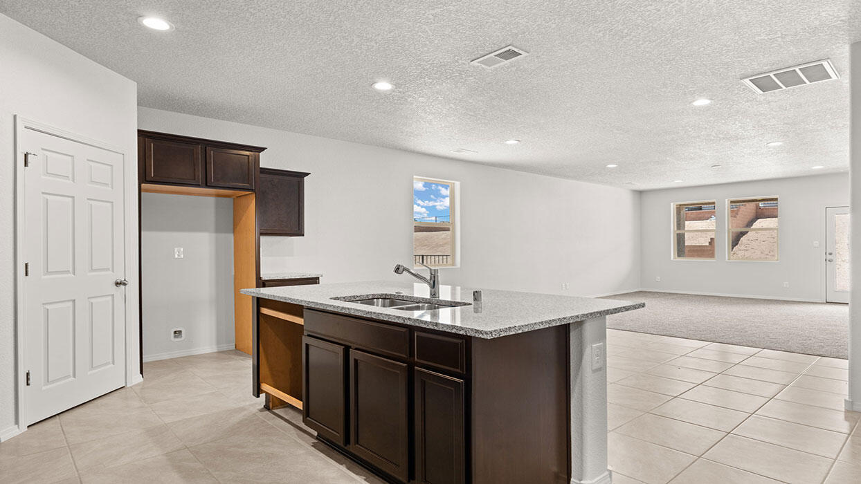 1460 Vista Grande Loop NE