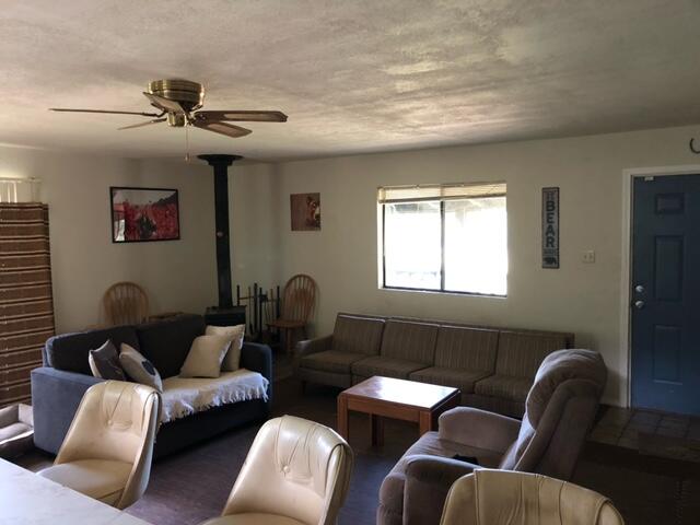 26 E Meadow Lane