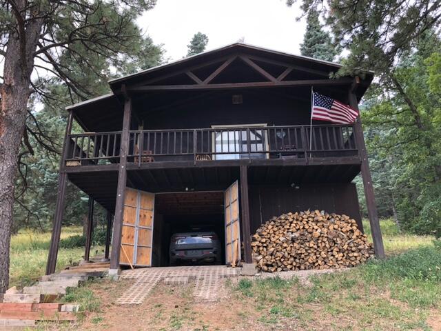 26 E Meadow Lane