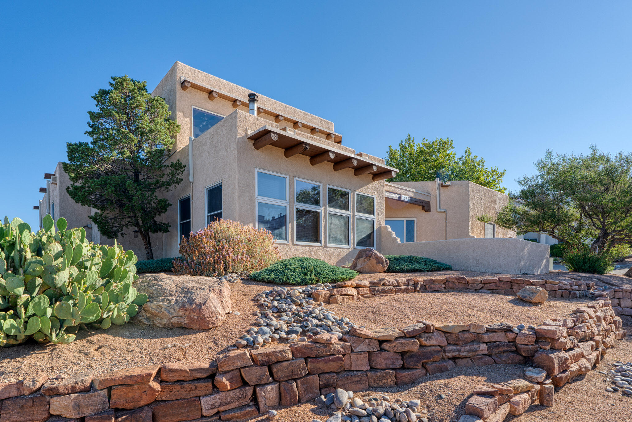 1628 Valdez Court NE