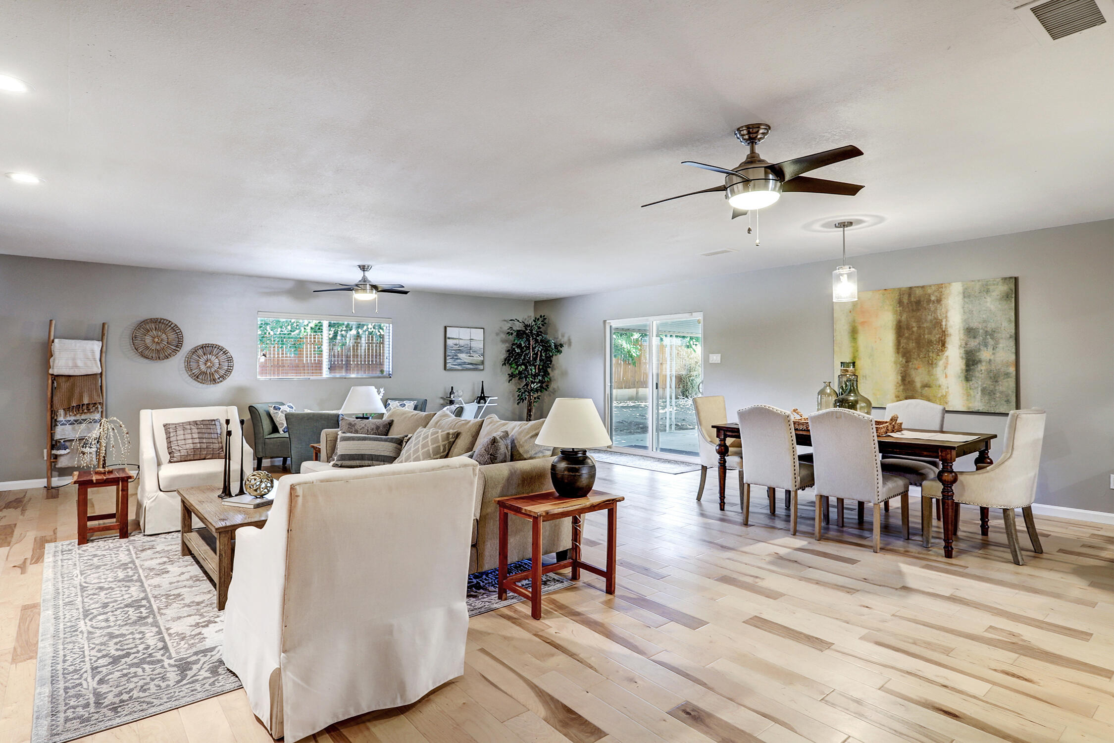 1424 Glorieta Street NE