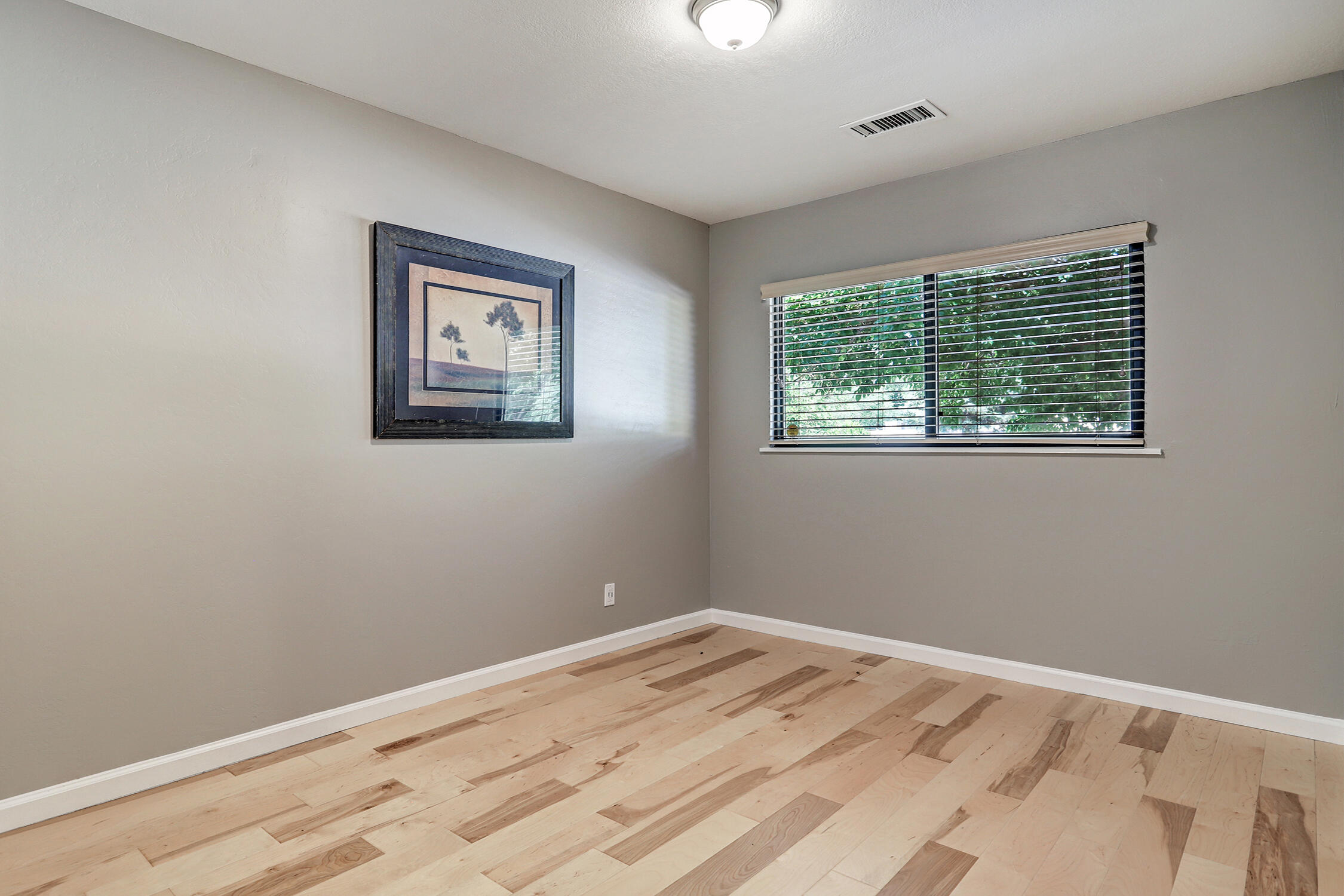 1424 Glorieta Street NE