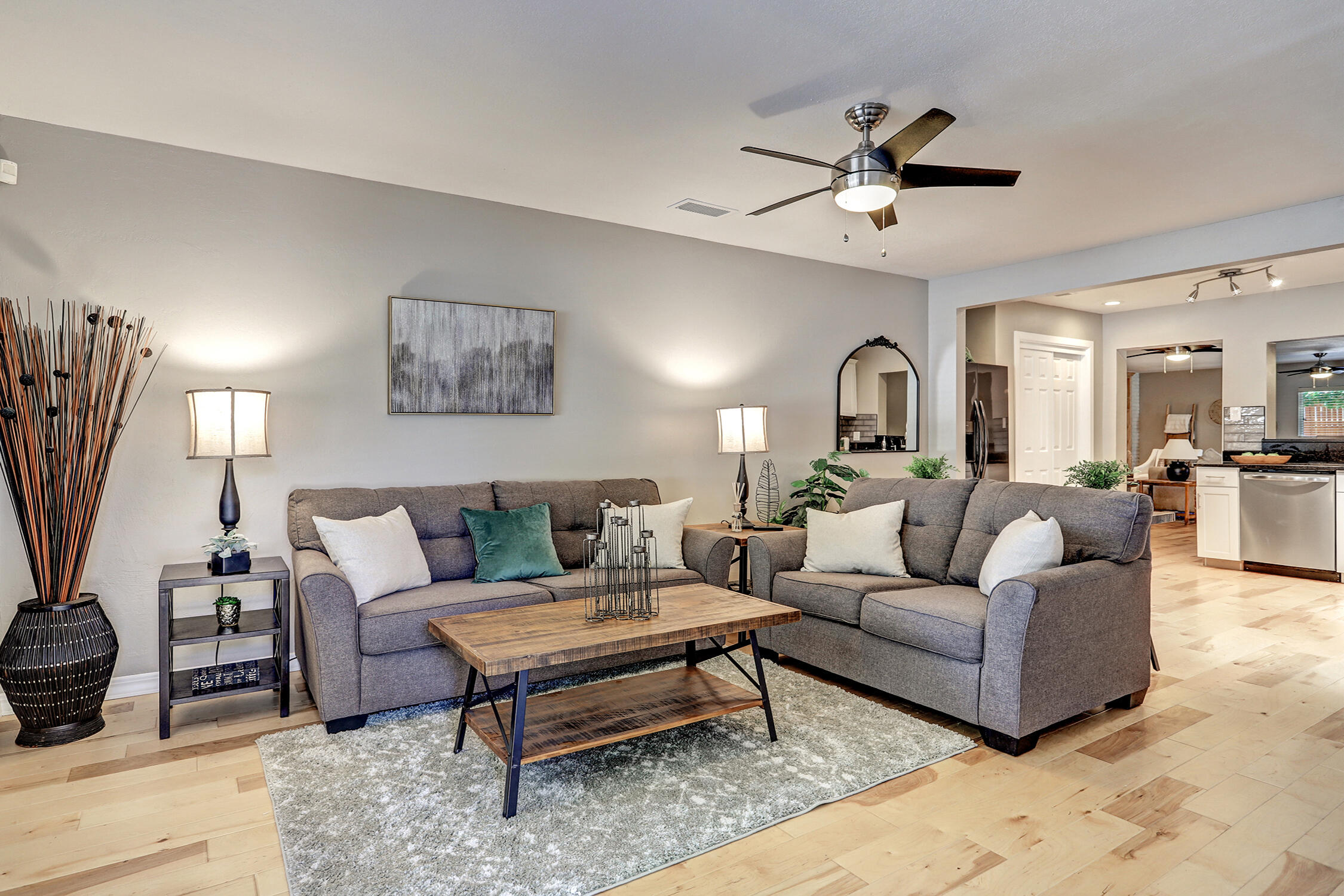 1424 Glorieta Street NE