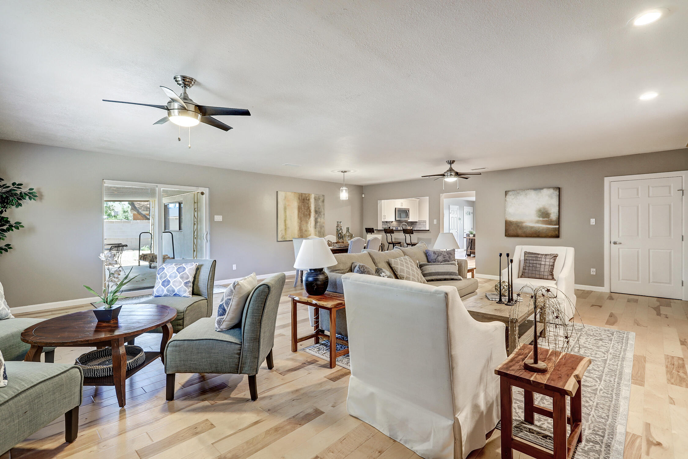 1424 Glorieta Street NE