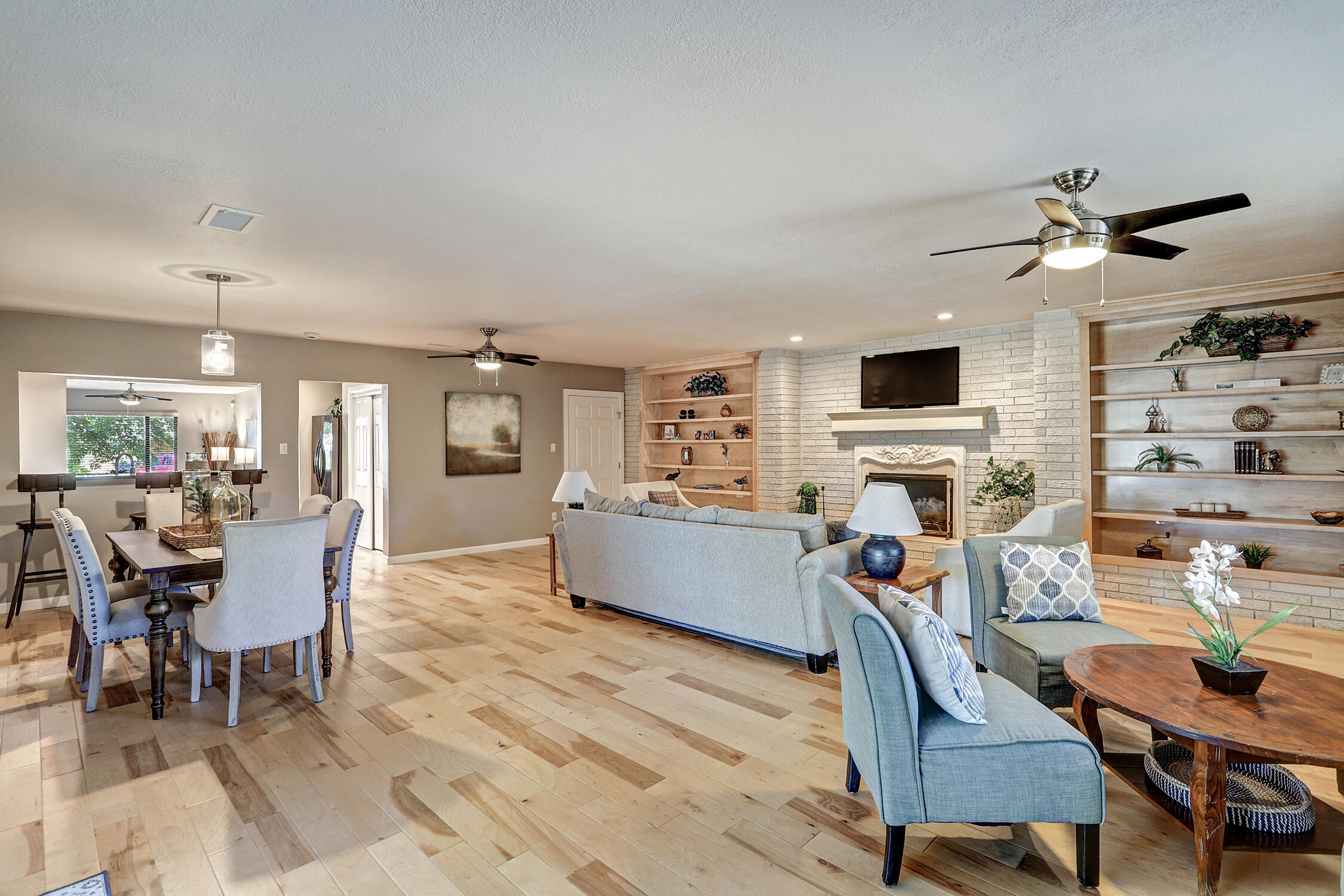 1424 Glorieta Street NE