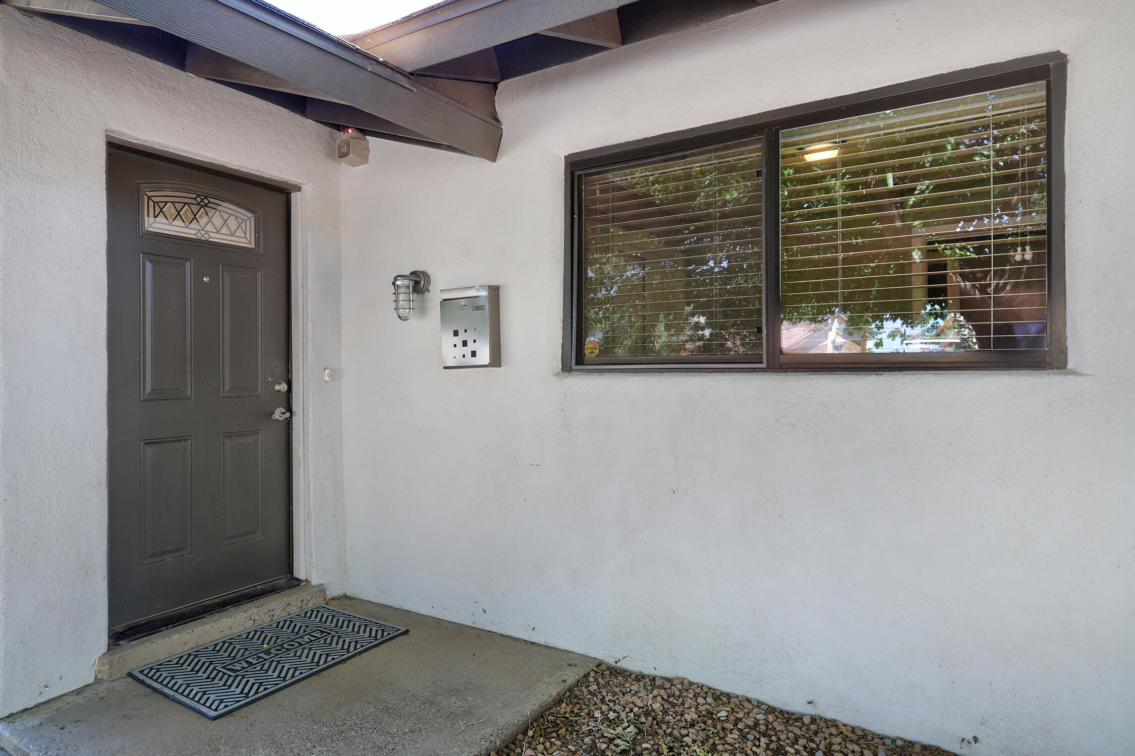 1424 Glorieta Street NE