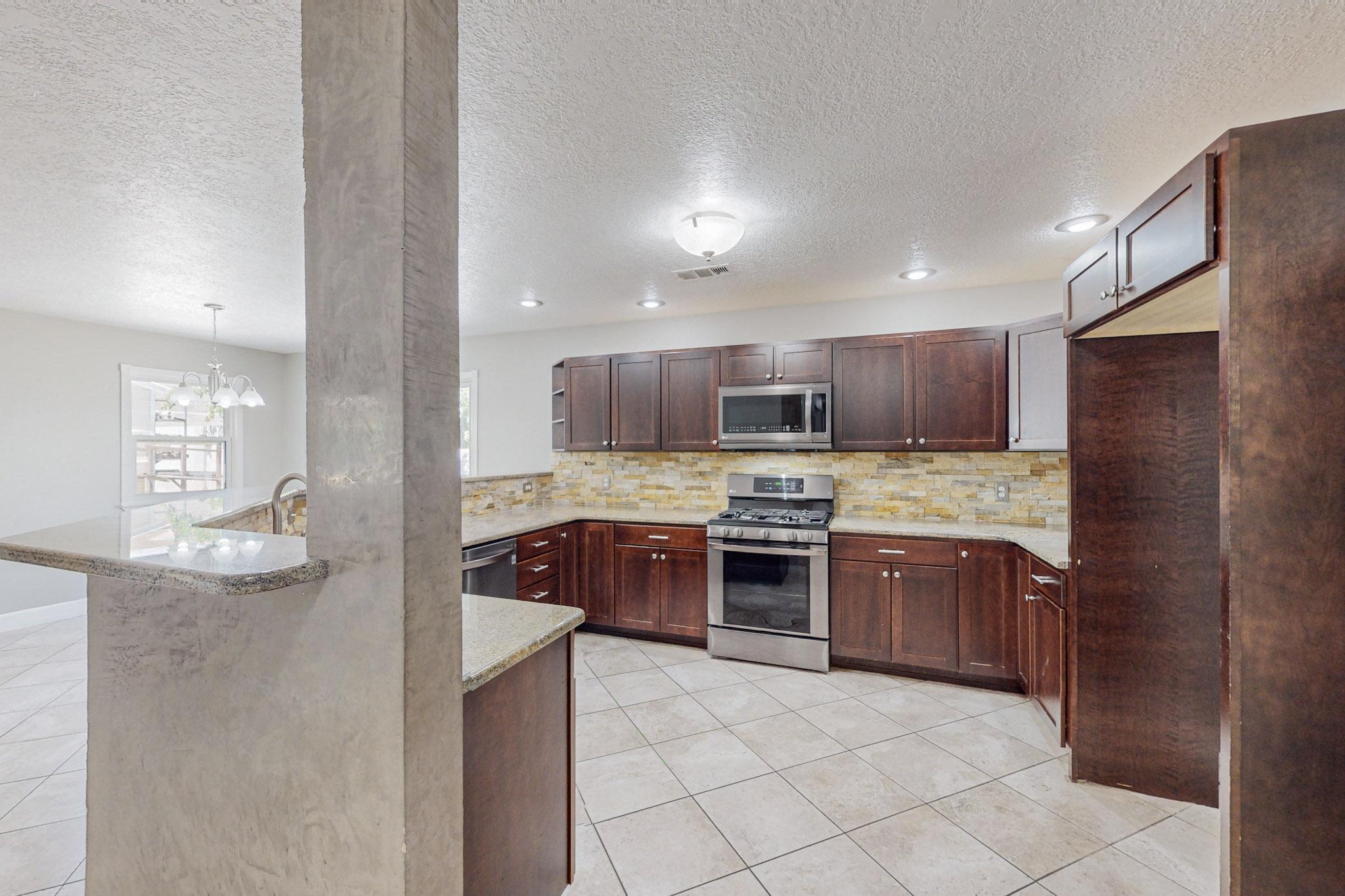 2505 Twin Buttes Drive NE
