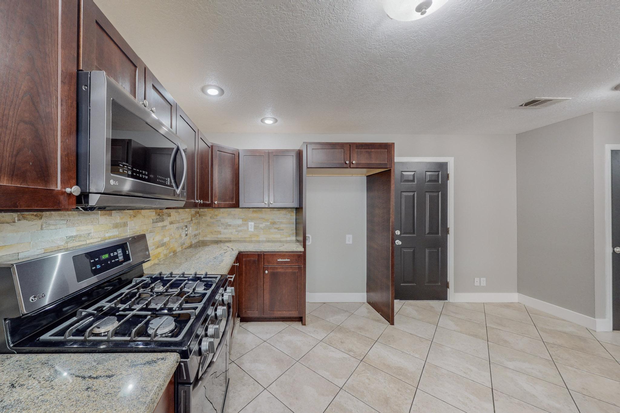 2505 Twin Buttes Drive NE