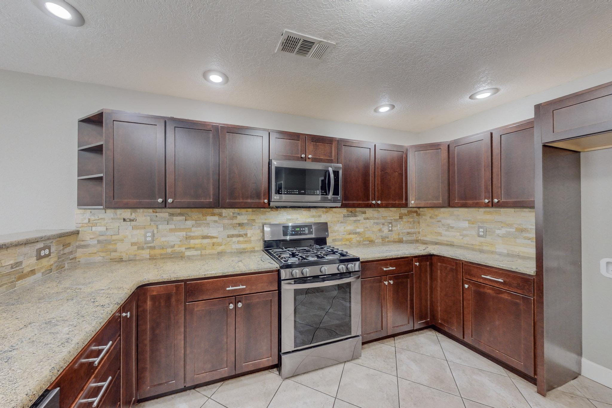 2505 Twin Buttes Drive NE