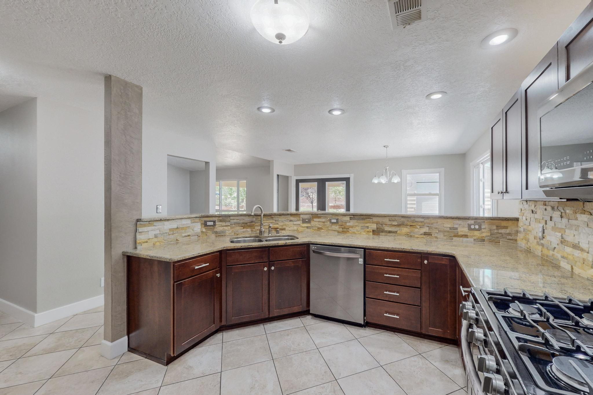 2505 Twin Buttes Drive NE