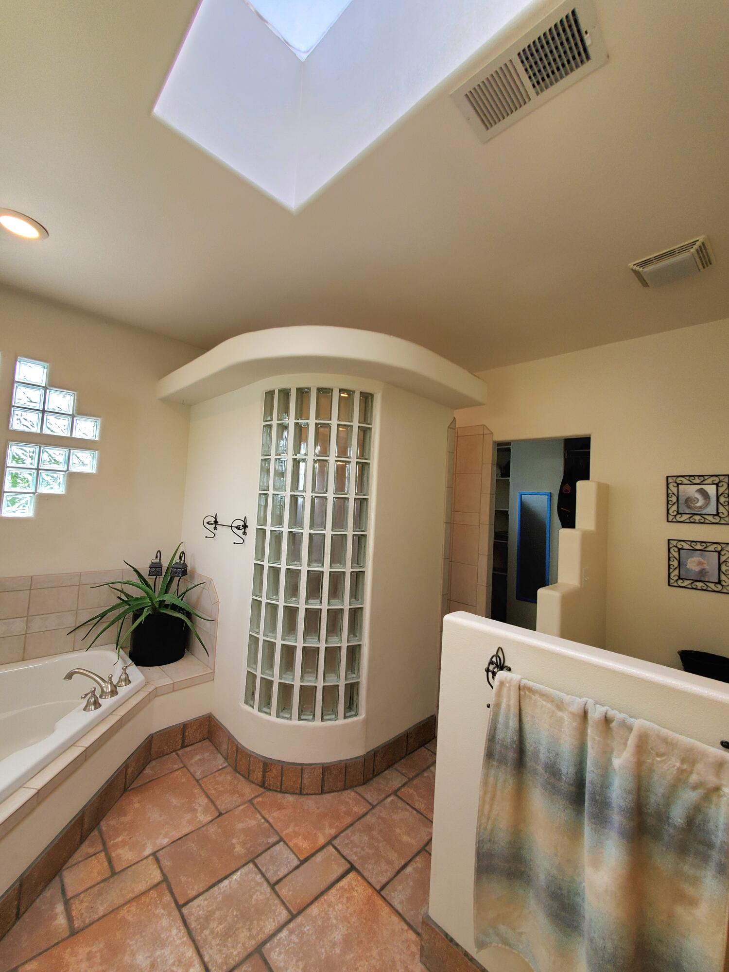 308 Spyglass Place SE