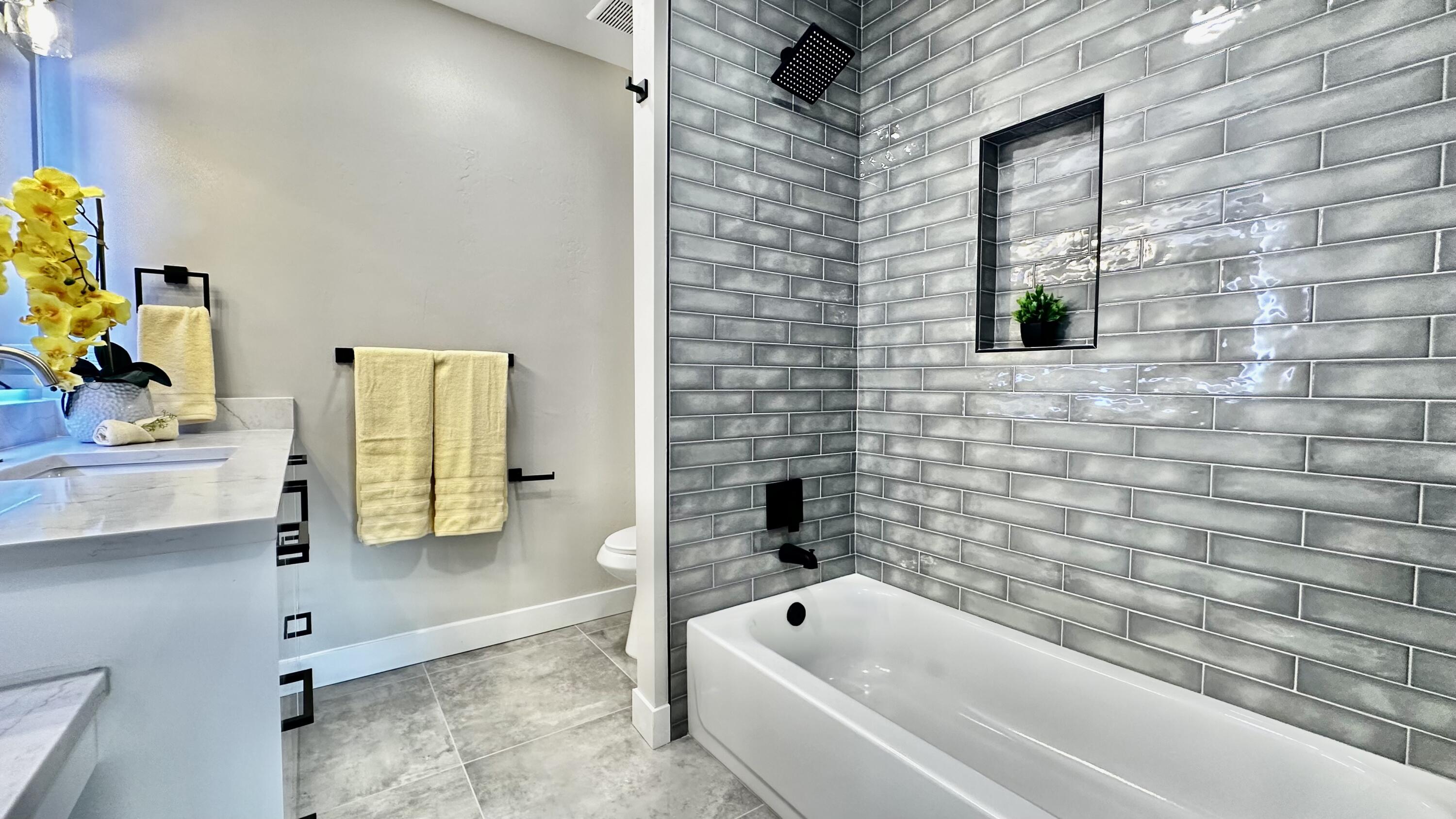 4523 Sunningdale Avenue NE