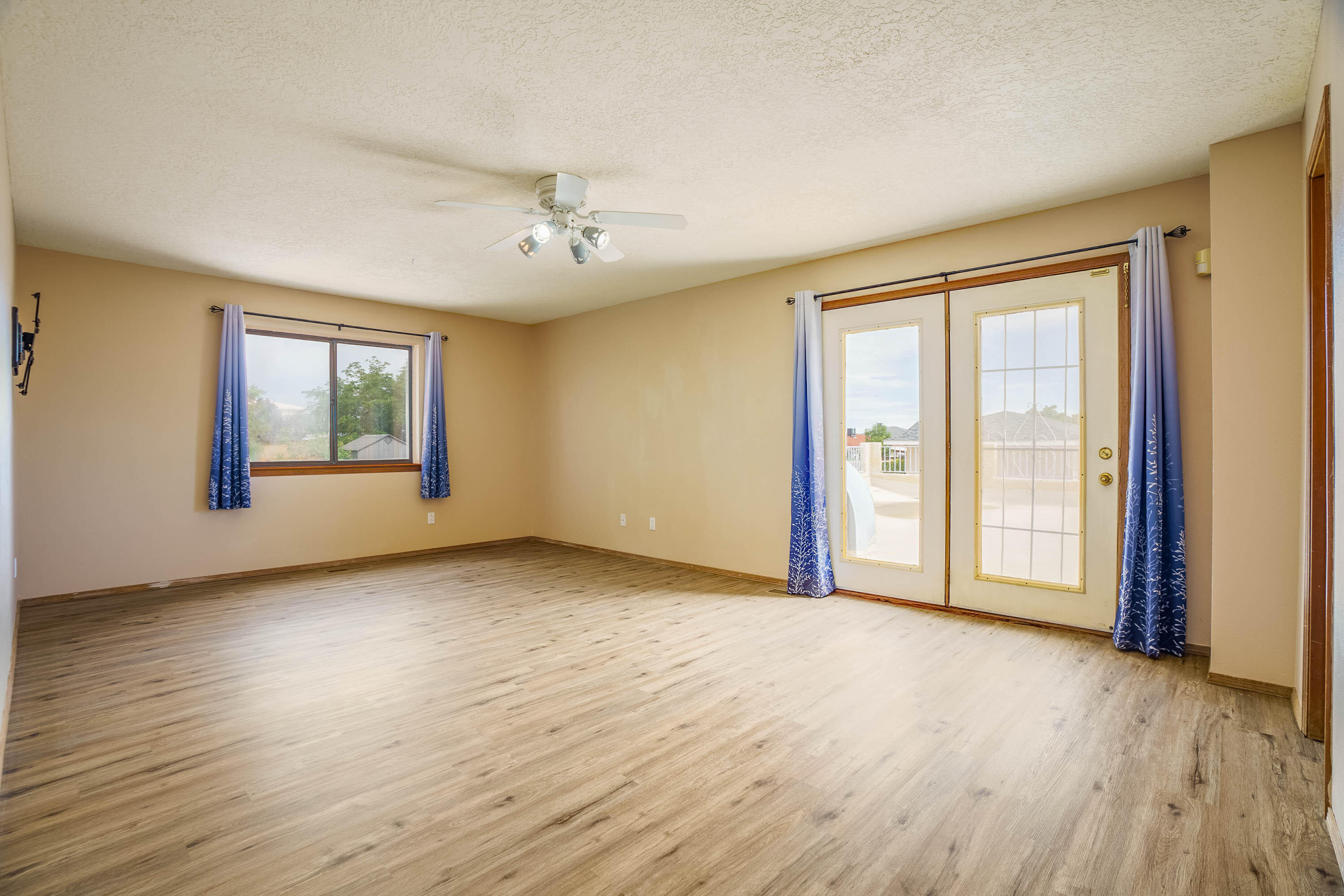 105 Castle Rock Road SE