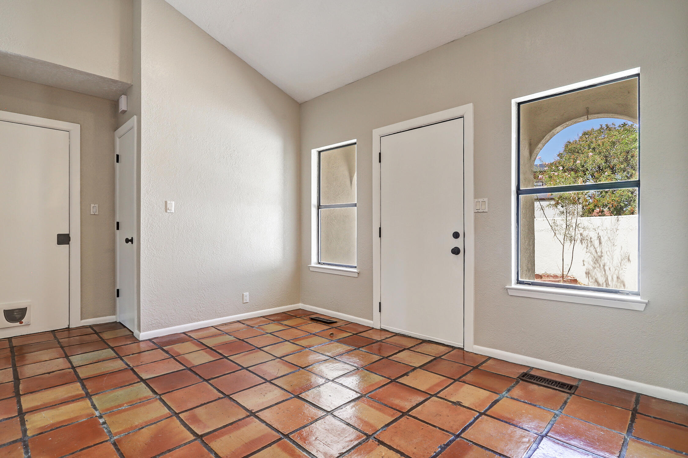 11020 Briarwood Terrace NE