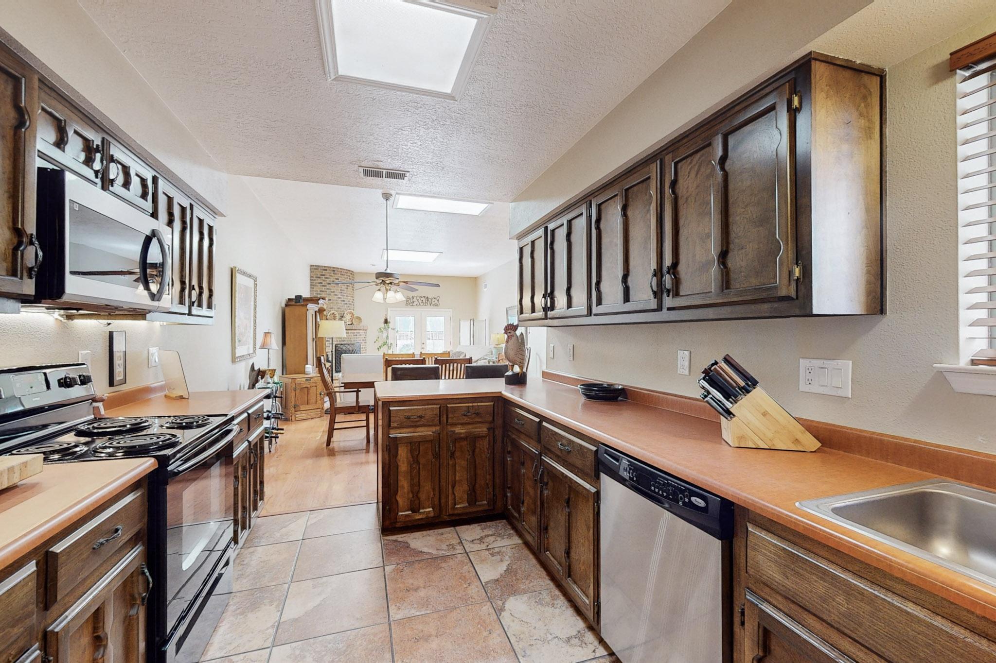 12812 DONETTE Court NE