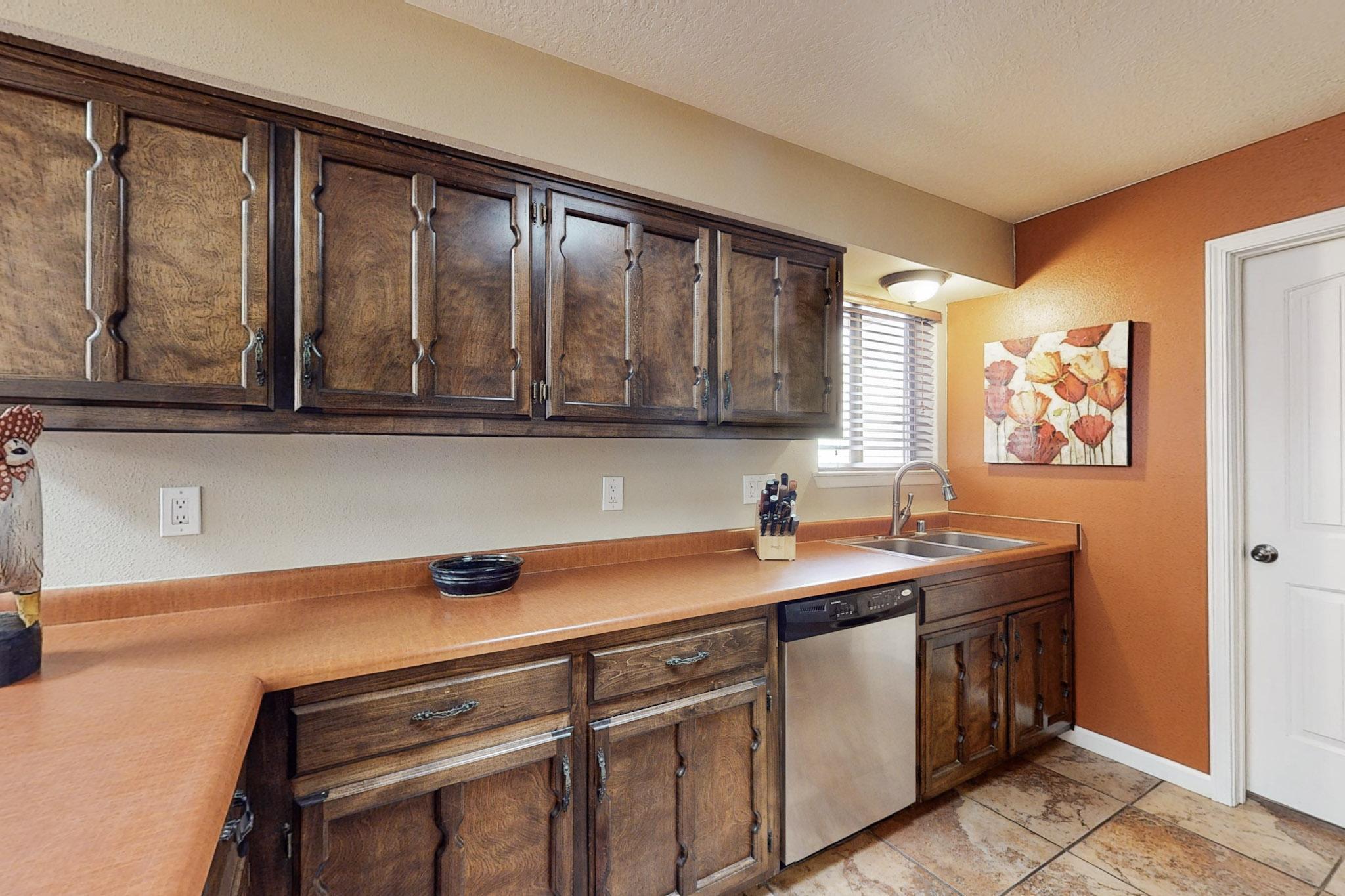 12812 DONETTE Court NE