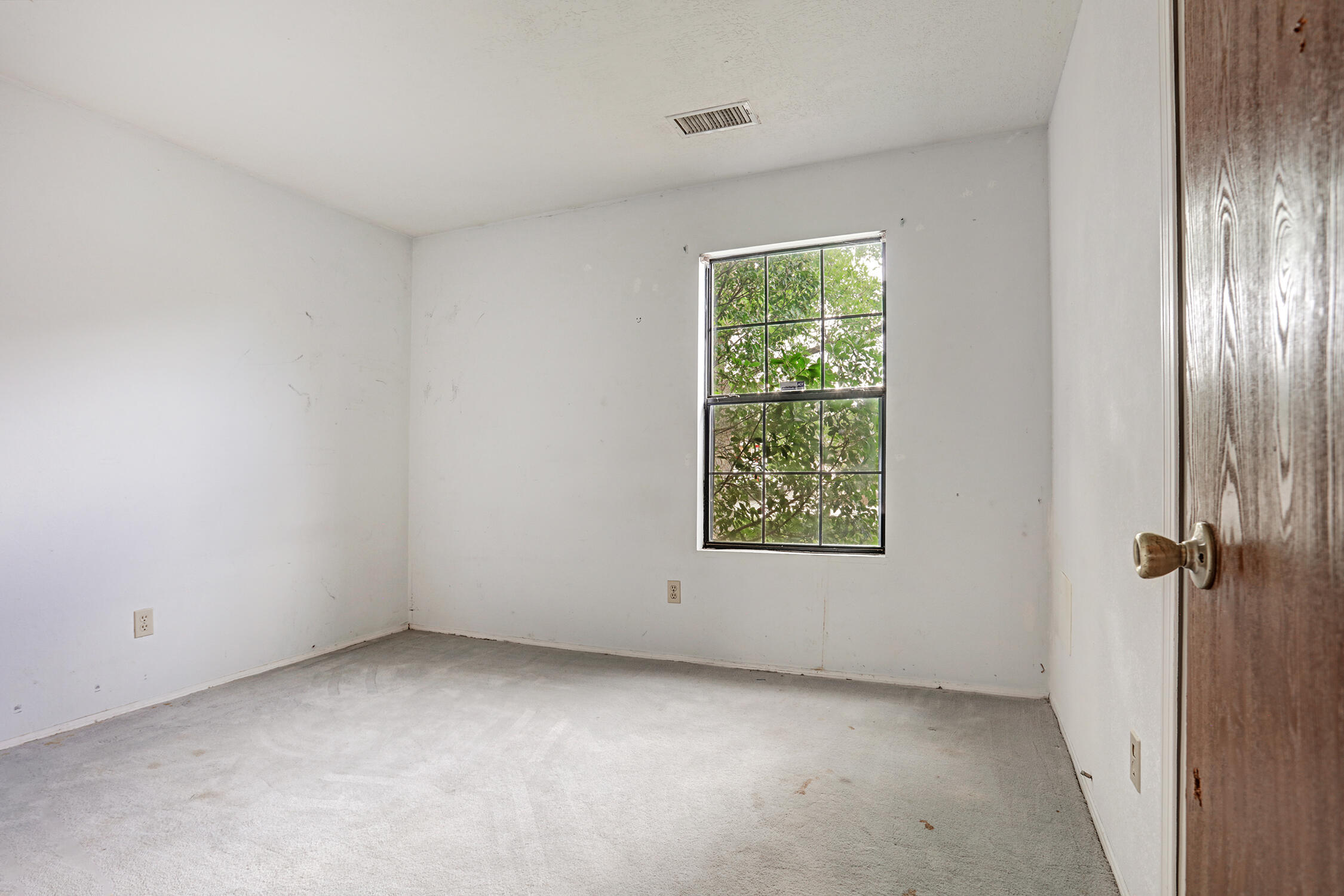 2720 Pinewood Drive SE