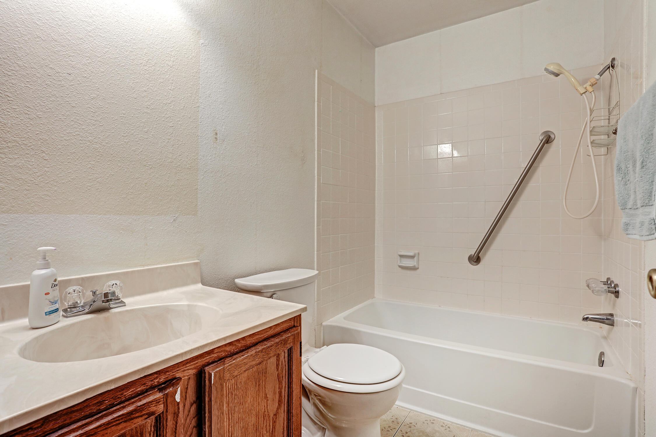 2720 Pinewood Drive SE