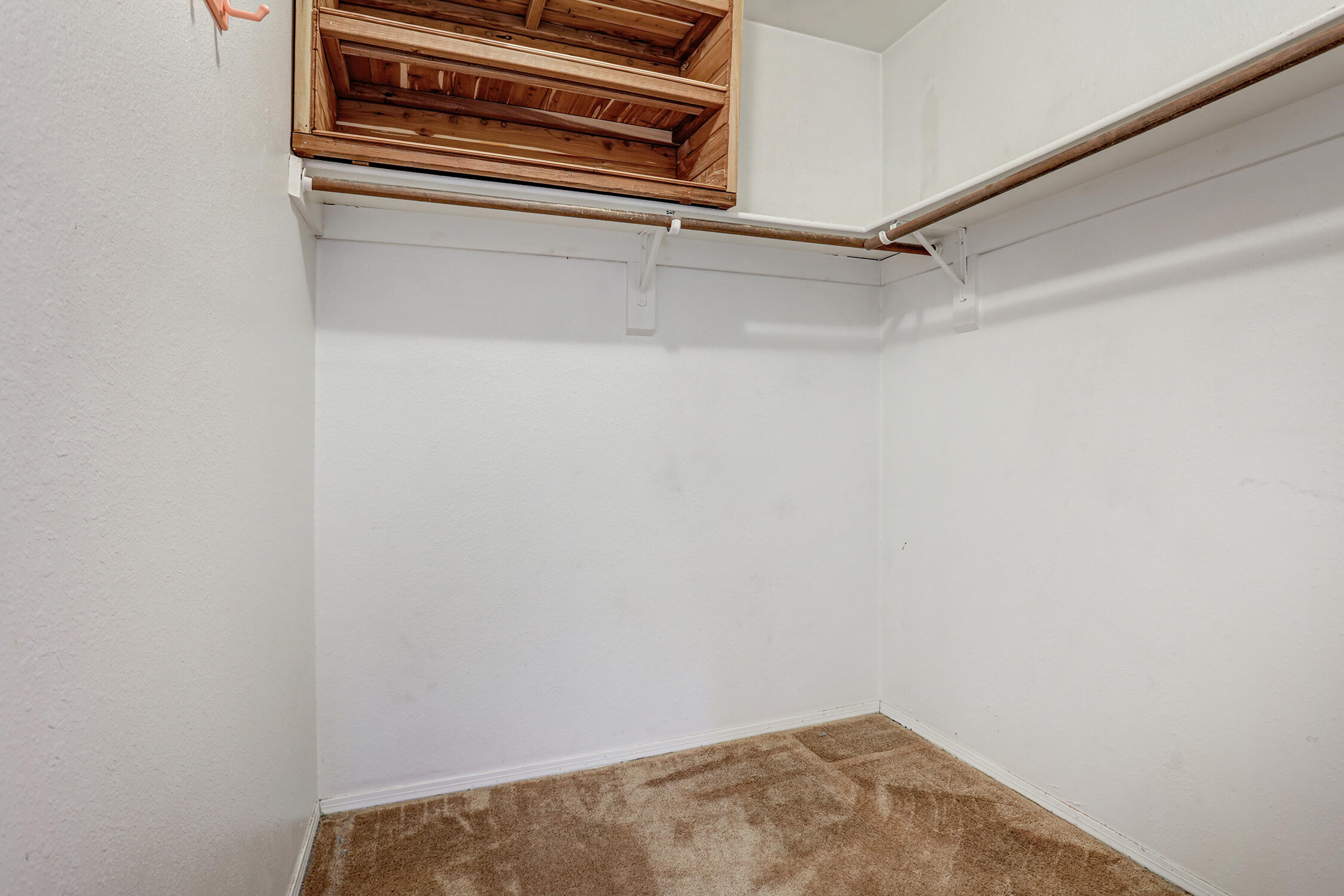 2720 Pinewood Drive SE