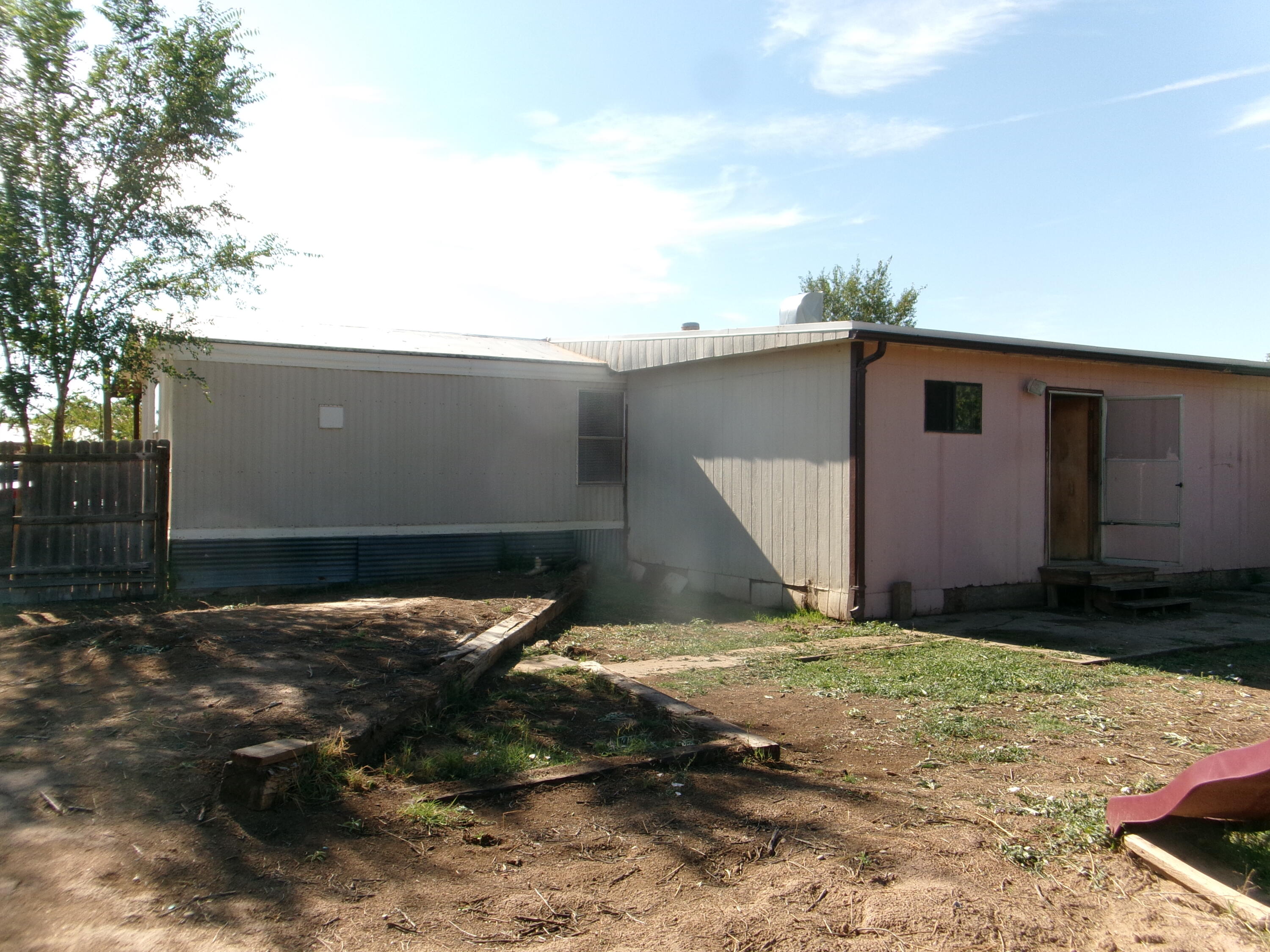 4851 Cerritos Avenue