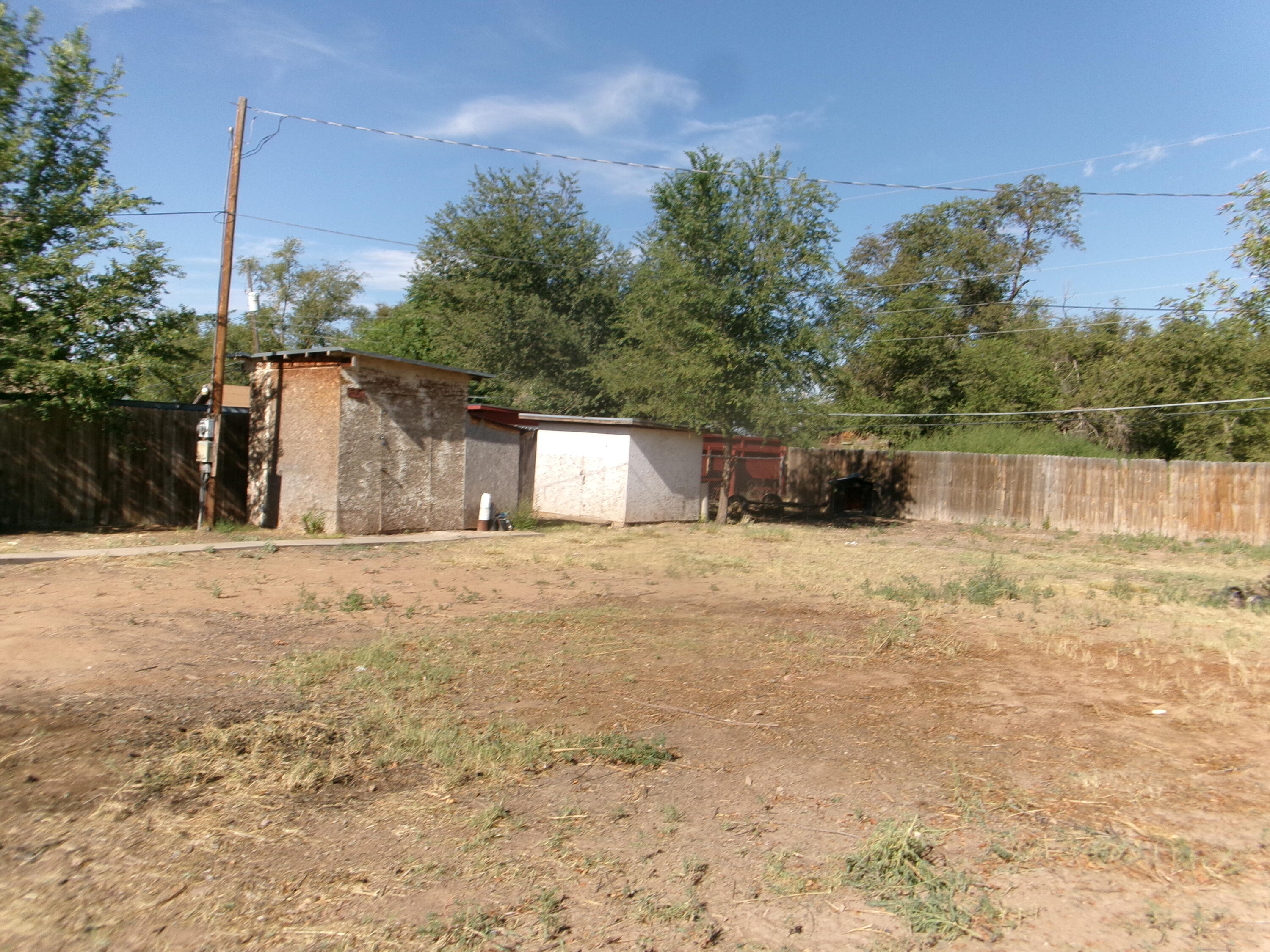 4851 Cerritos Avenue