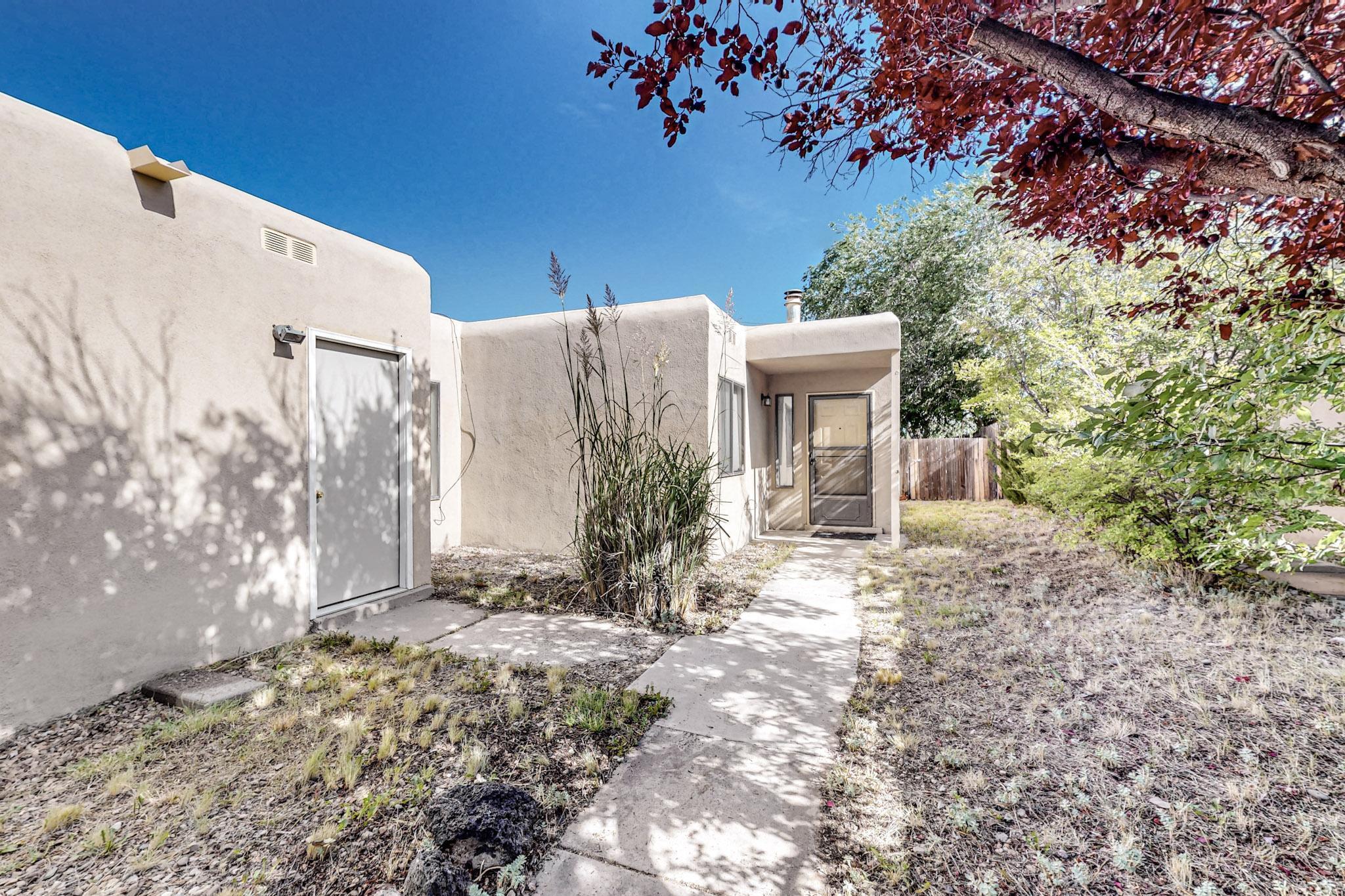 1909 Camino Lumbre