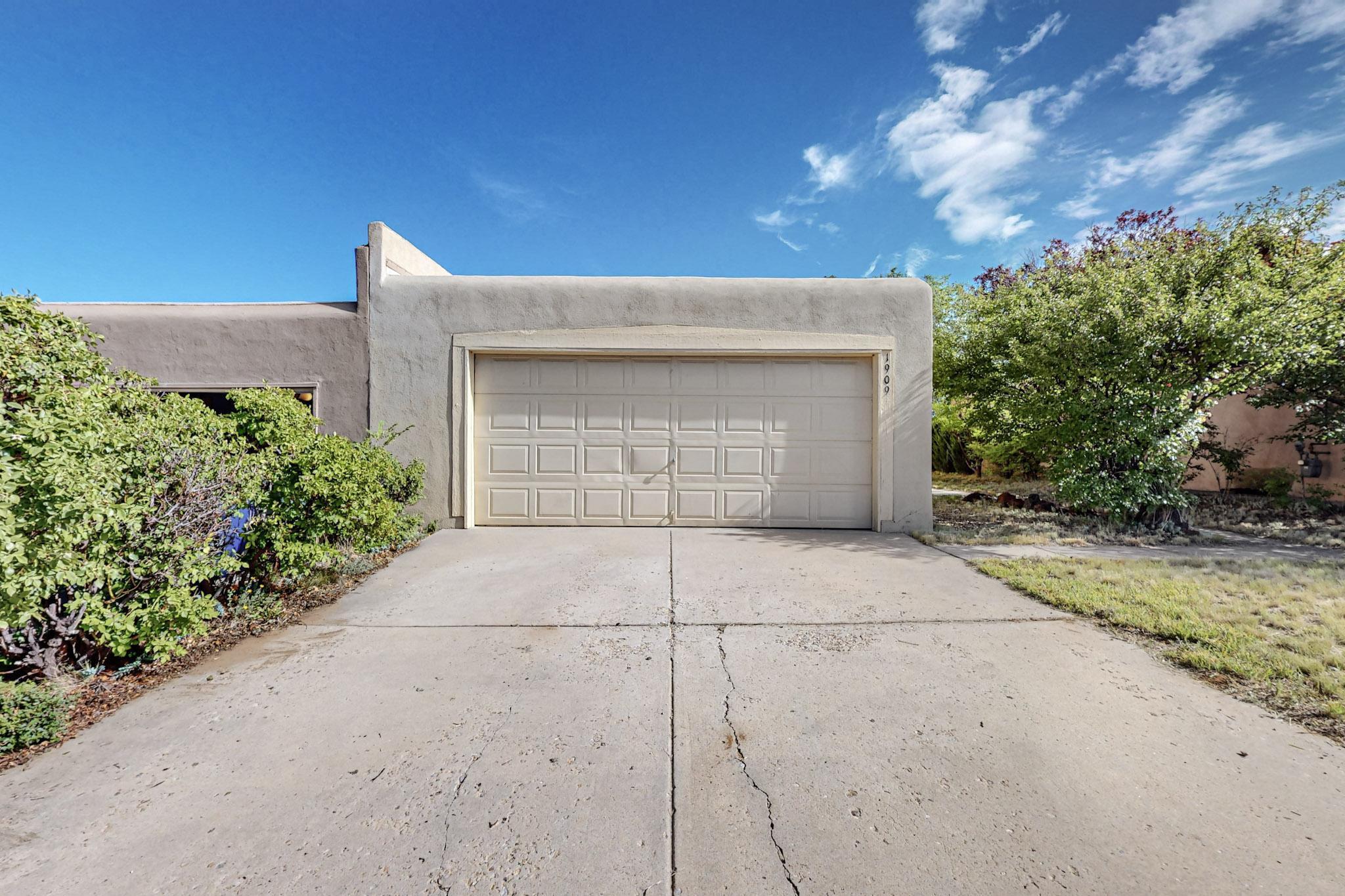 1909 Camino Lumbre