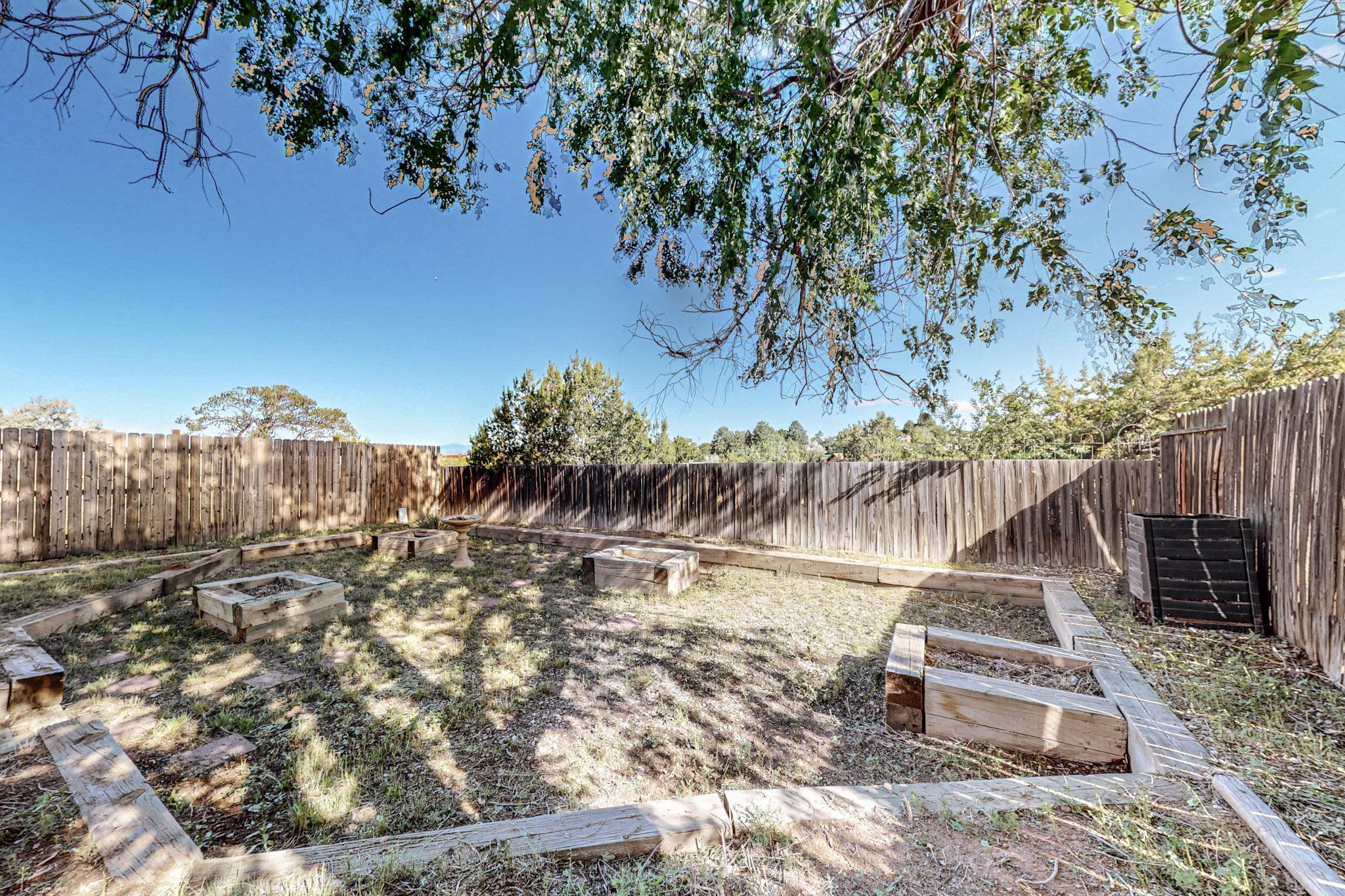 1909 Camino Lumbre