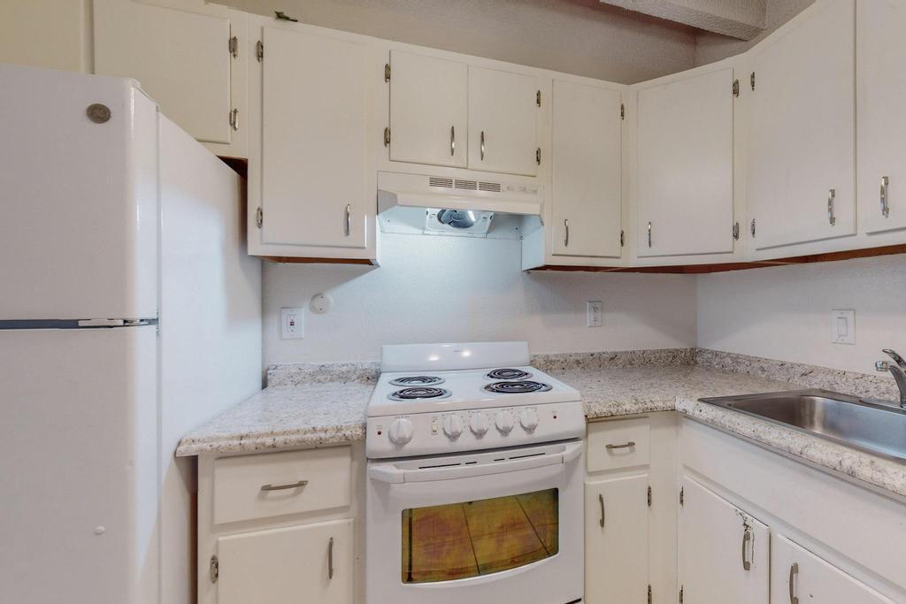 1100 Alvarado Drive SE 310