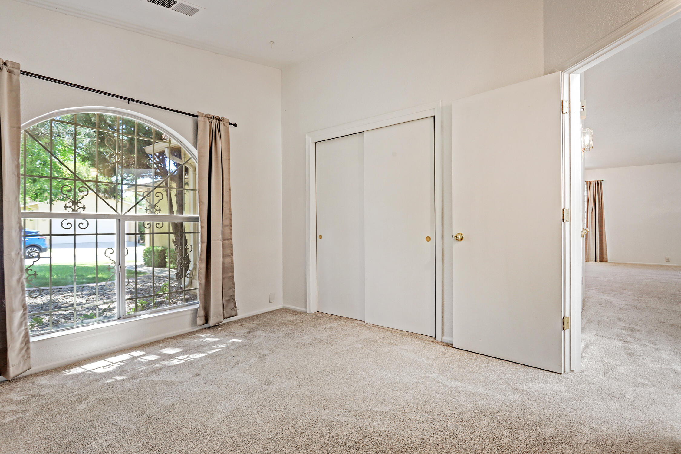 10801 Griffith Park Drive NE
