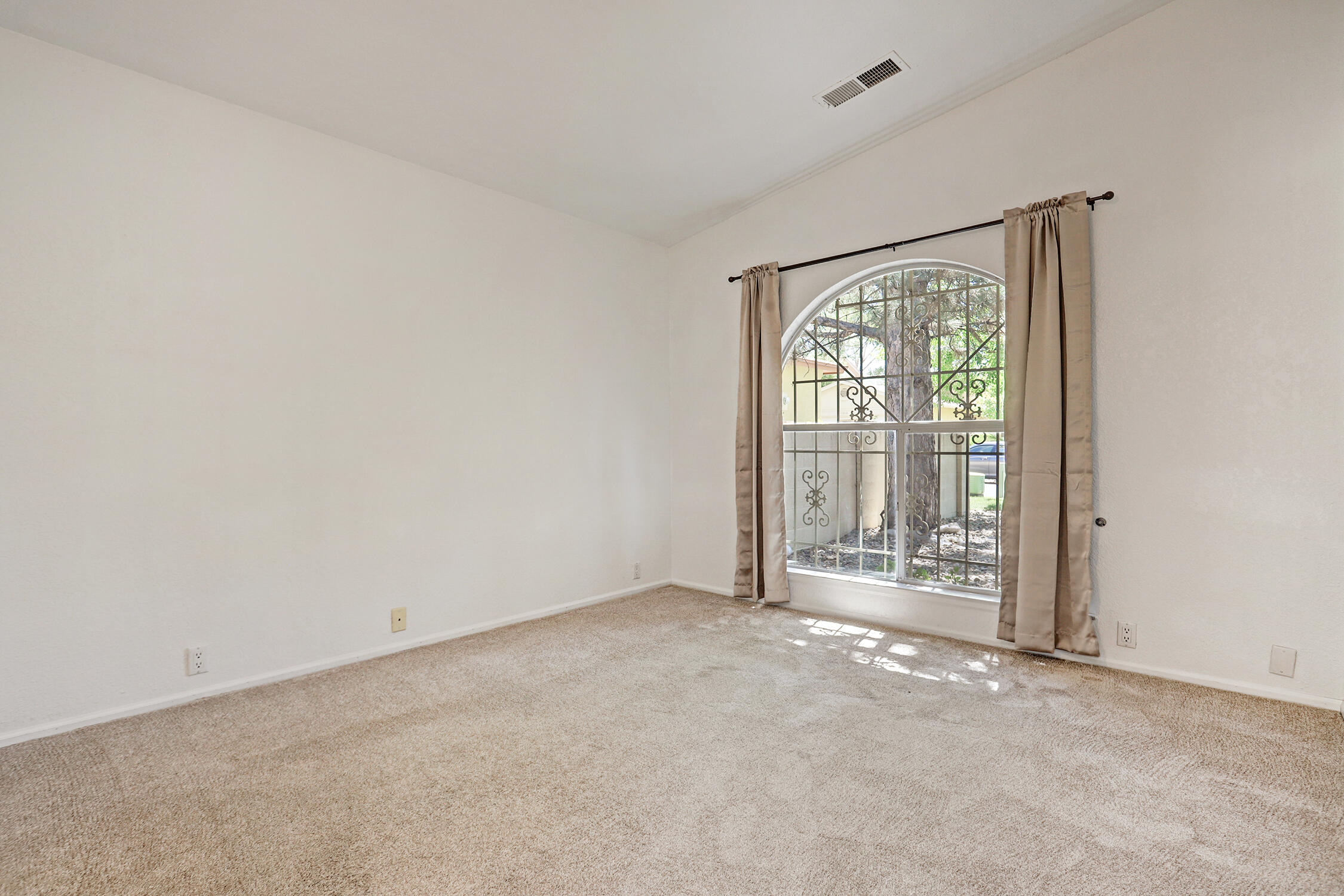 10801 Griffith Park Drive NE