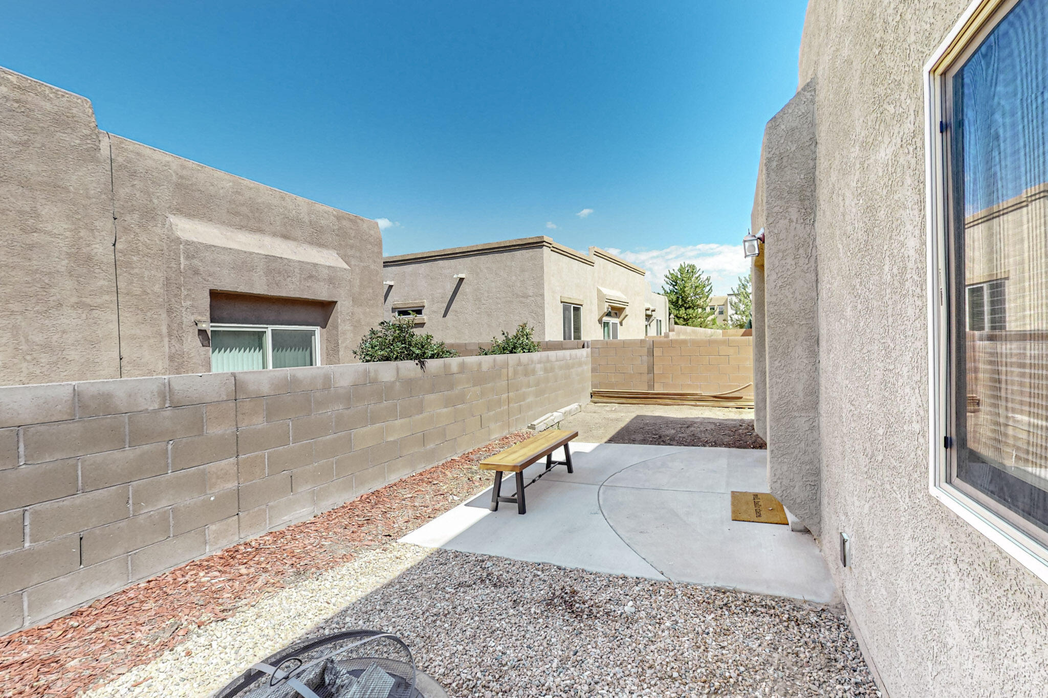 2352 Cortina Loop SE