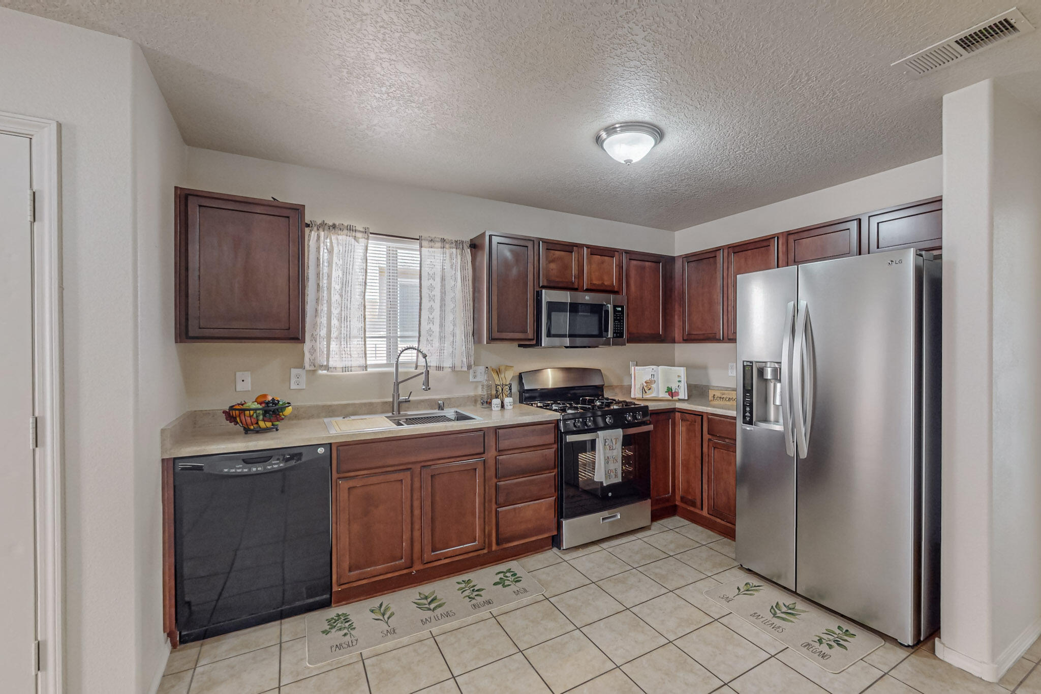 2352 Cortina Loop SE