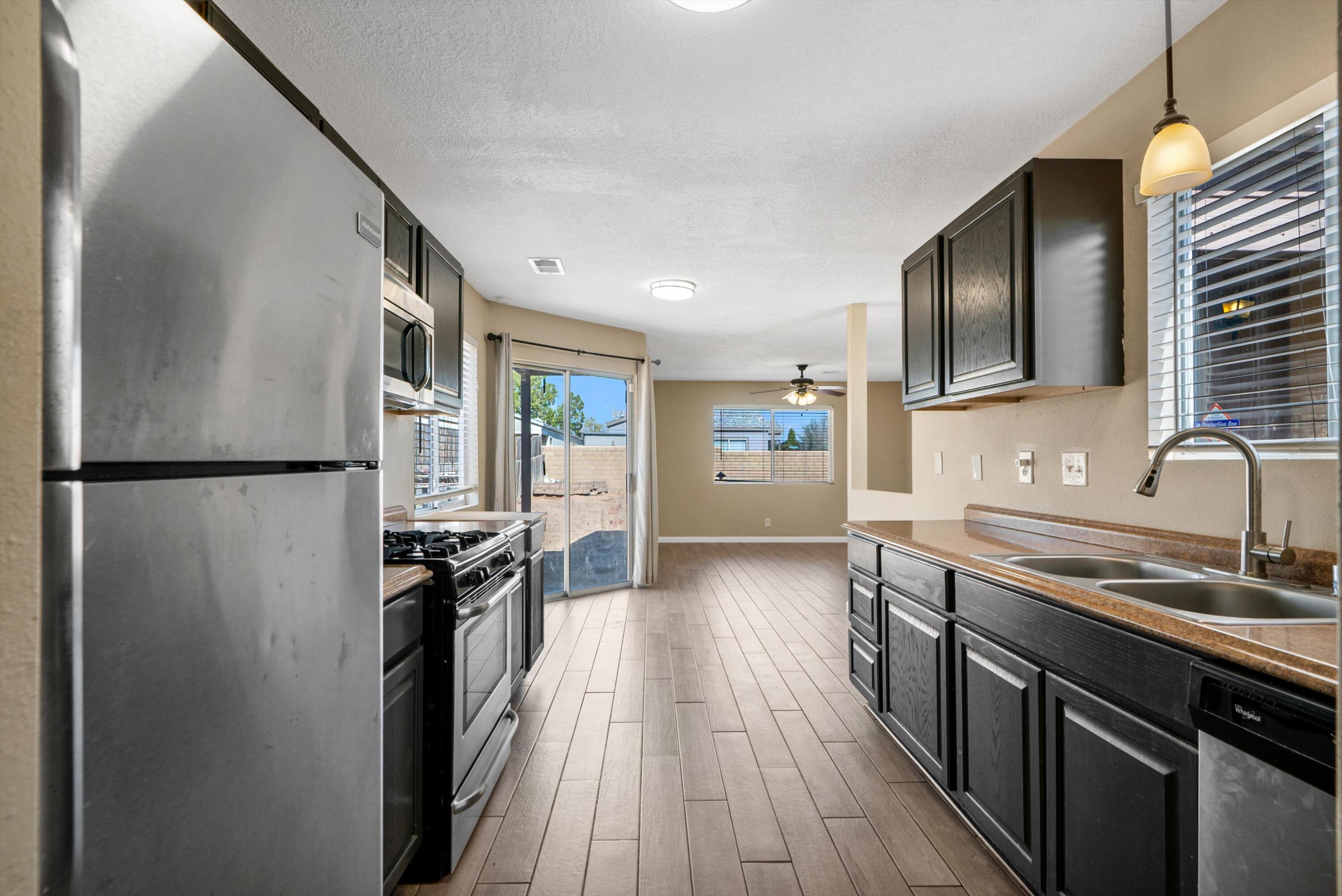 1099 SAND DUNE Road NE