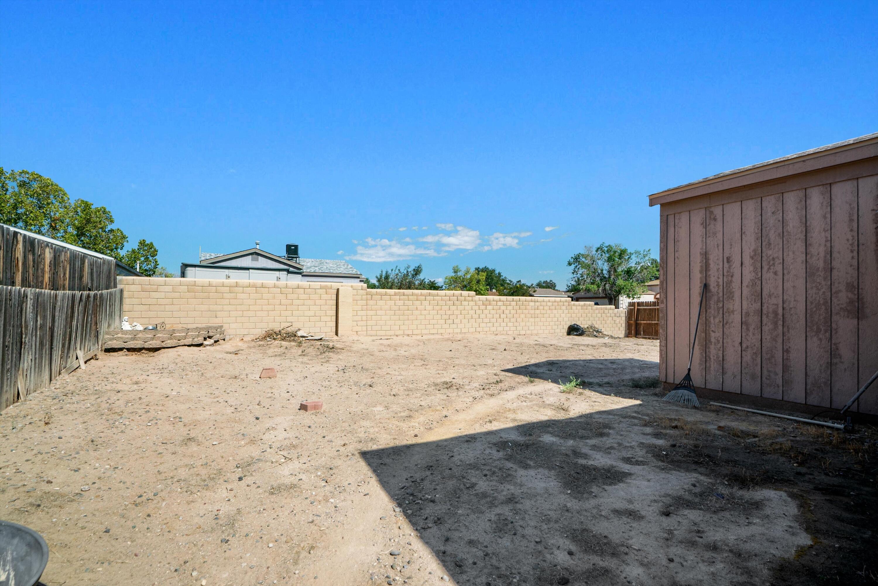 1099 SAND DUNE Road NE