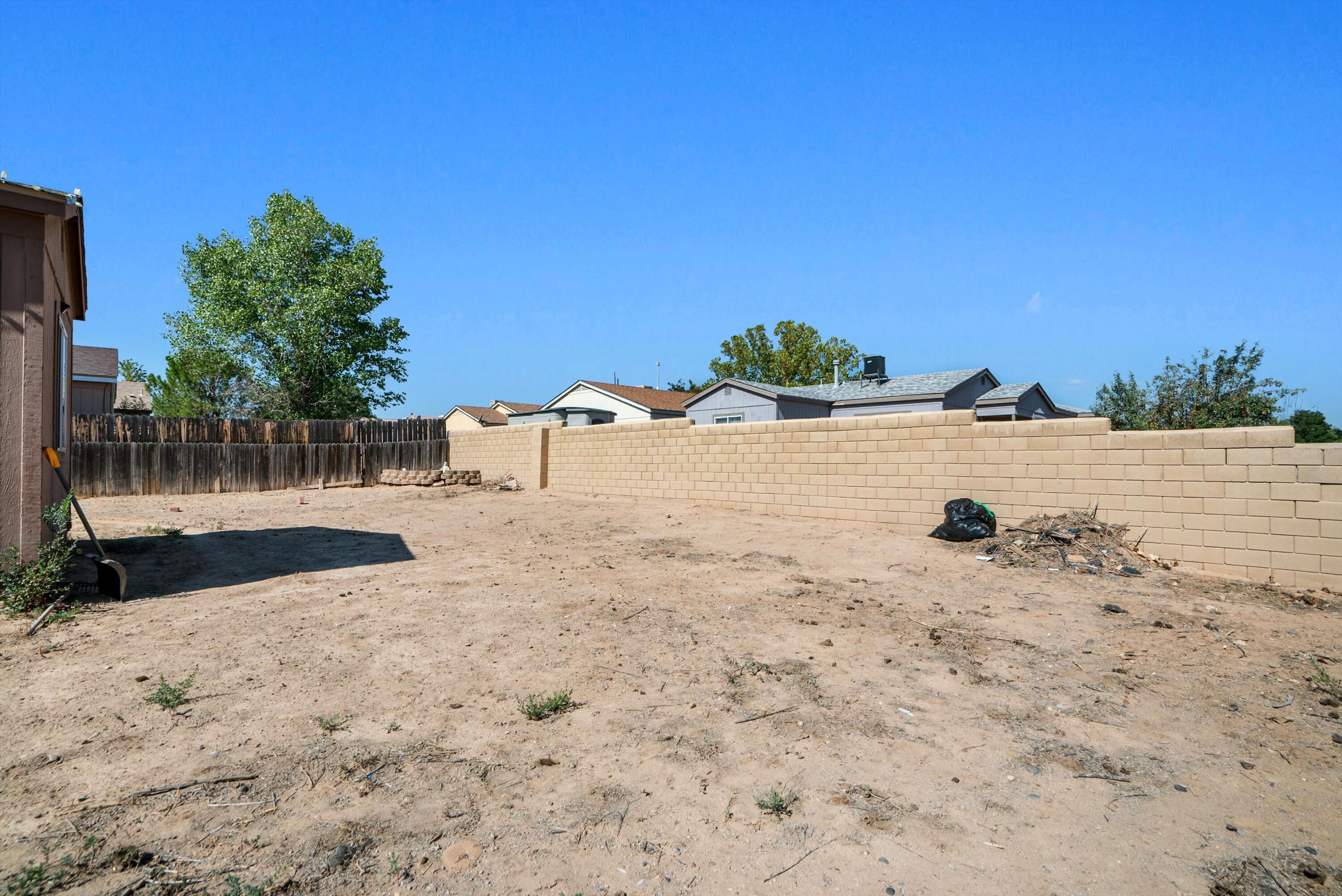 1099 SAND DUNE Road NE