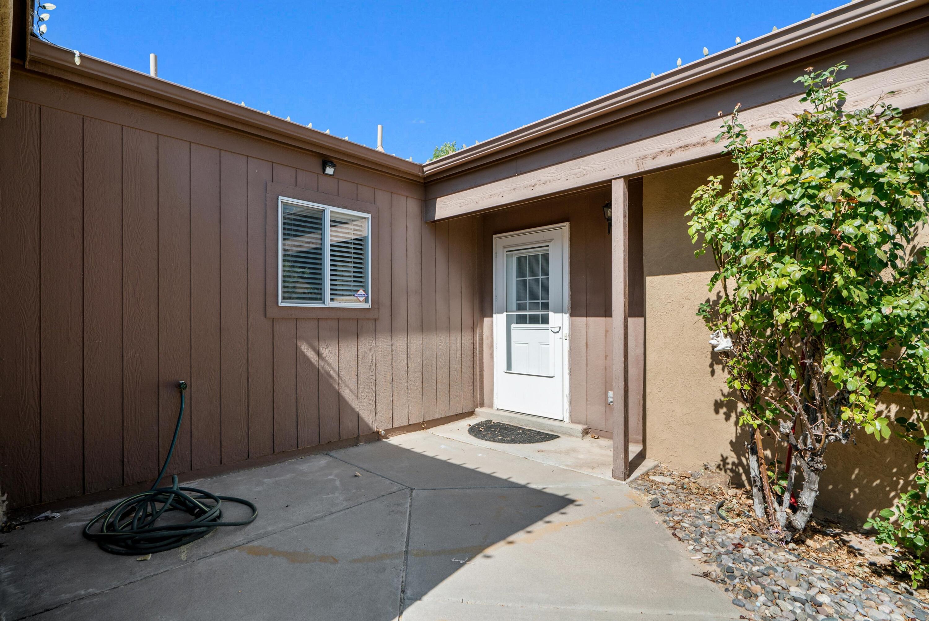1099 SAND DUNE Road NE