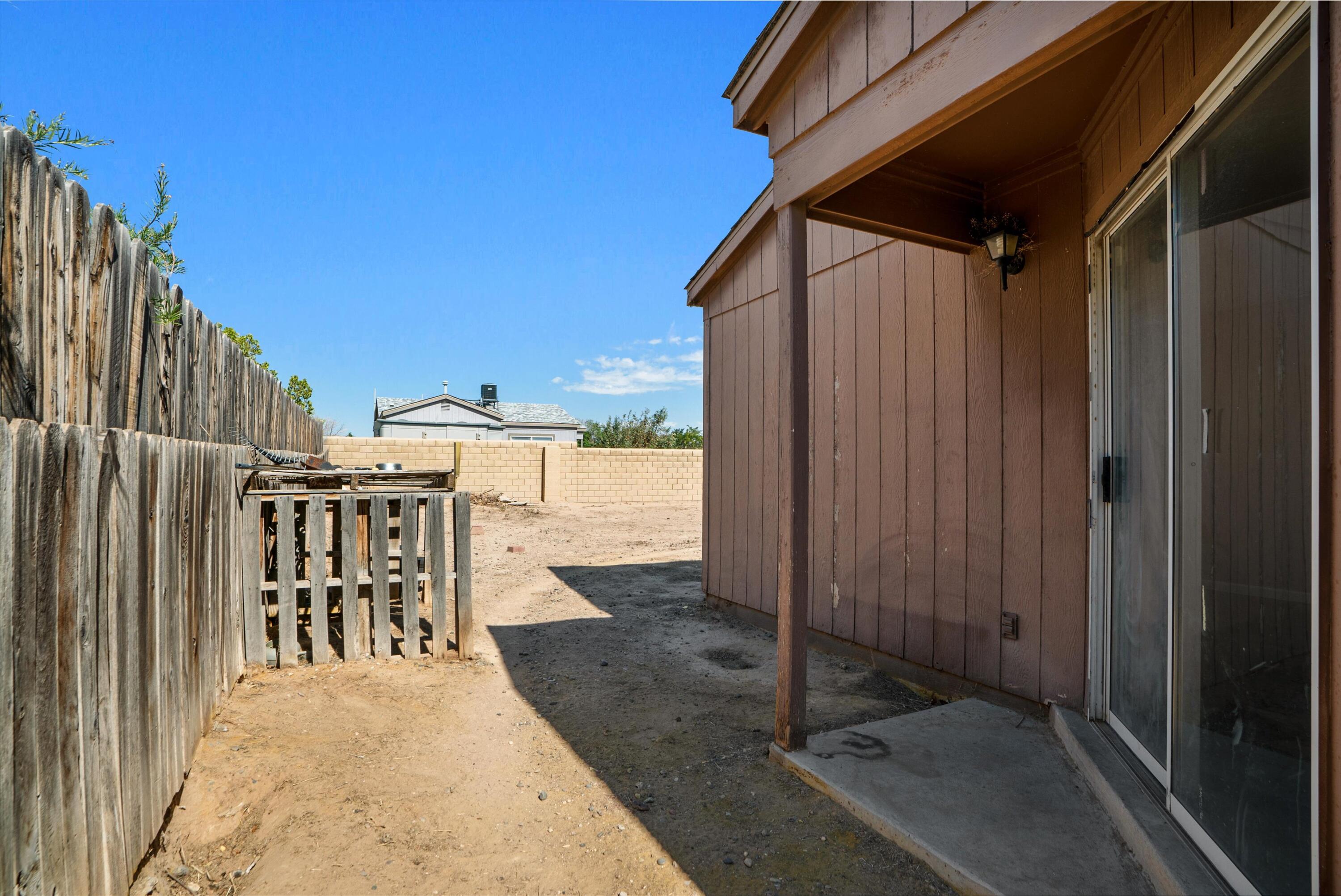 1099 SAND DUNE Road NE