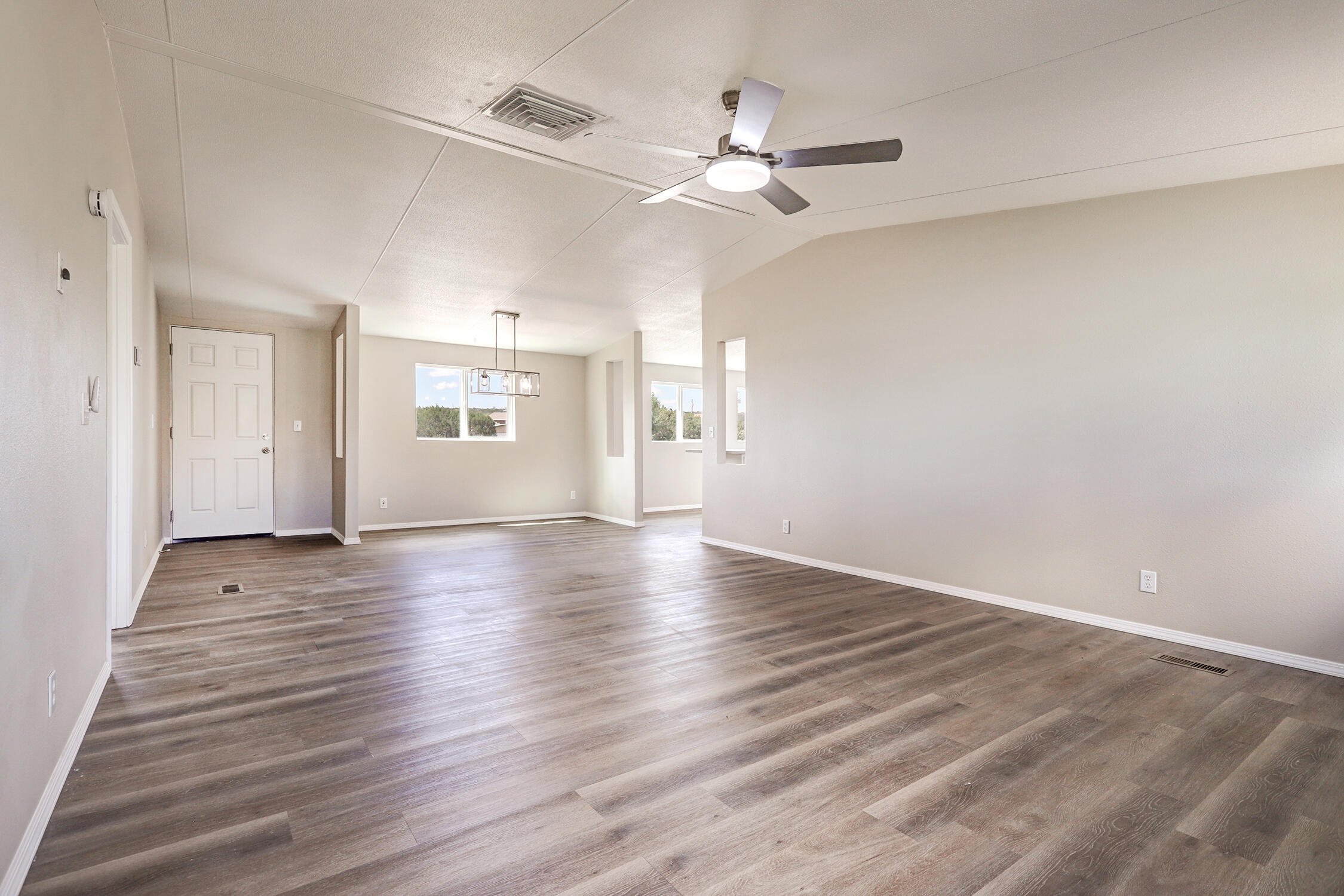 7 Skyline Court